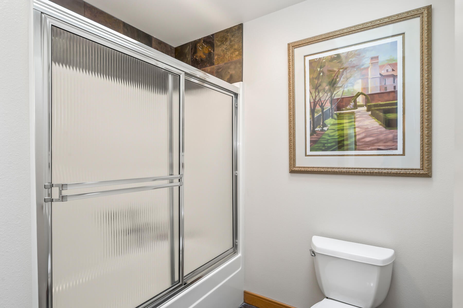 Bend, Oregon, 97703, United States, 5 Bedrooms Bedrooms, ,3 BathroomsBathrooms,Residential,Active,1972188