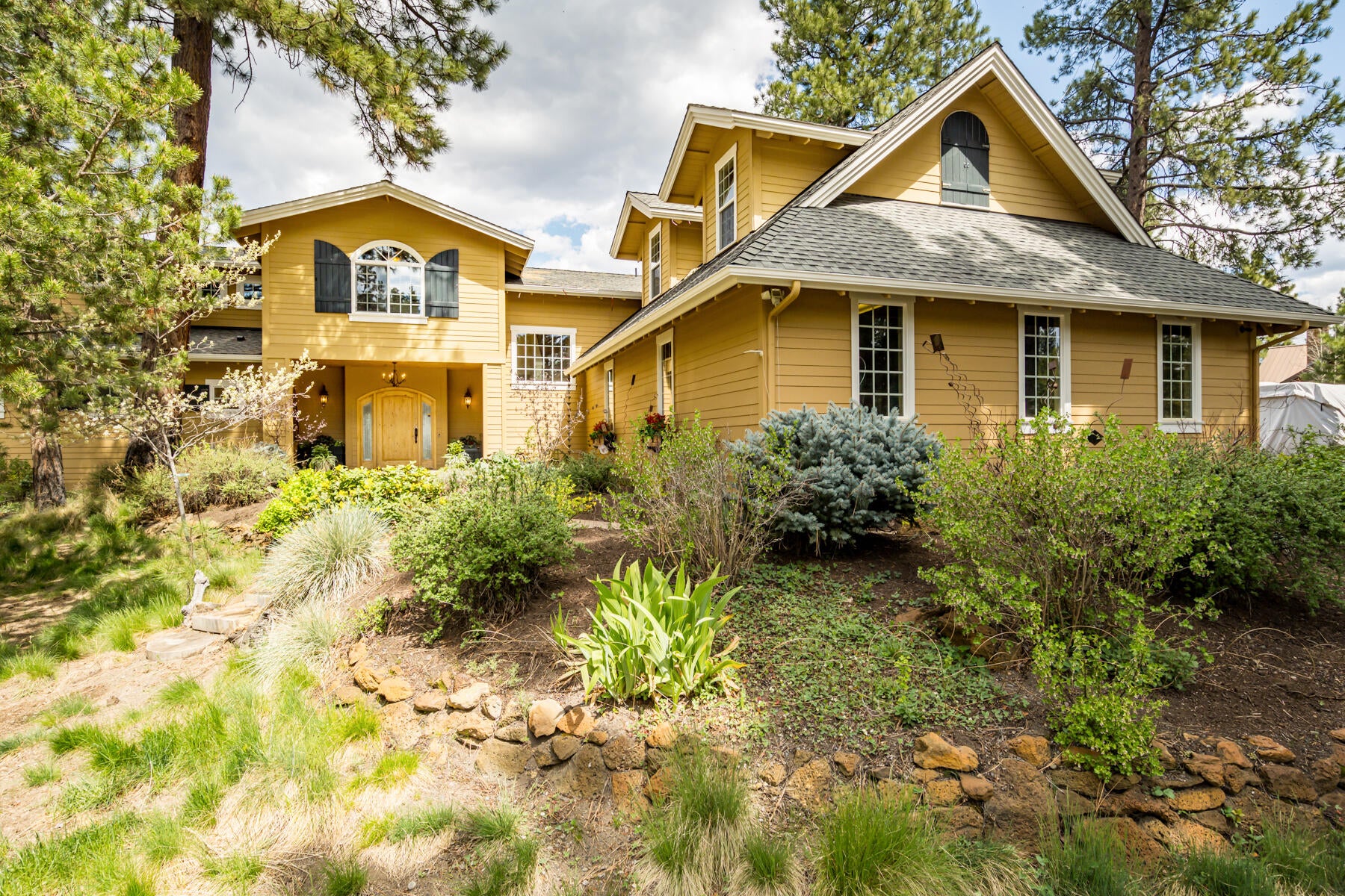 Bend, Oregon, 97707, United States, 5 Bedrooms Bedrooms, ,5 BathroomsBathrooms,Residential,Active,2044562