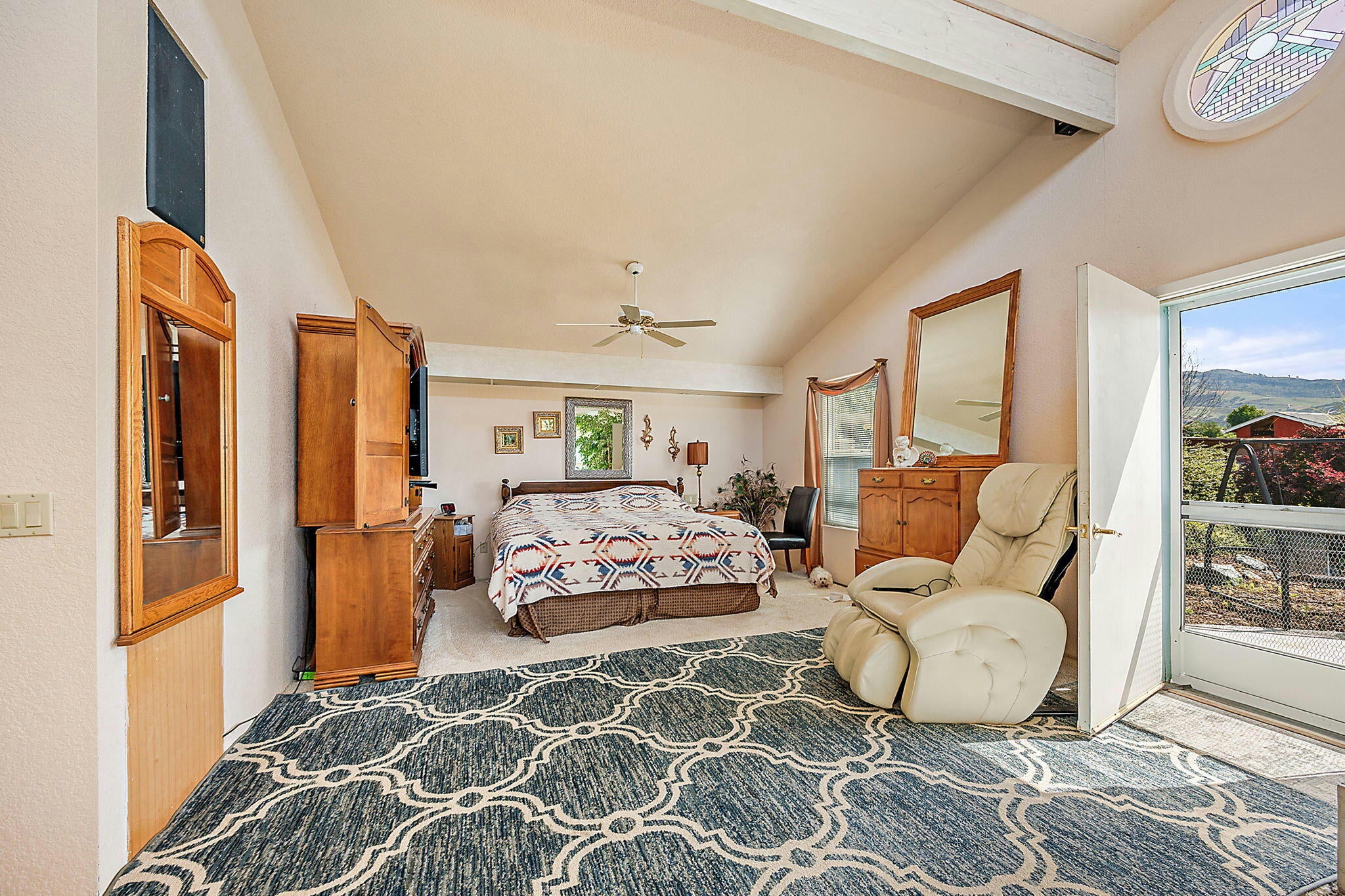 Ashland, Oregon, 97520, United States, 4 Bedrooms Bedrooms, ,4 BathroomsBathrooms,Residential,Active,1741601