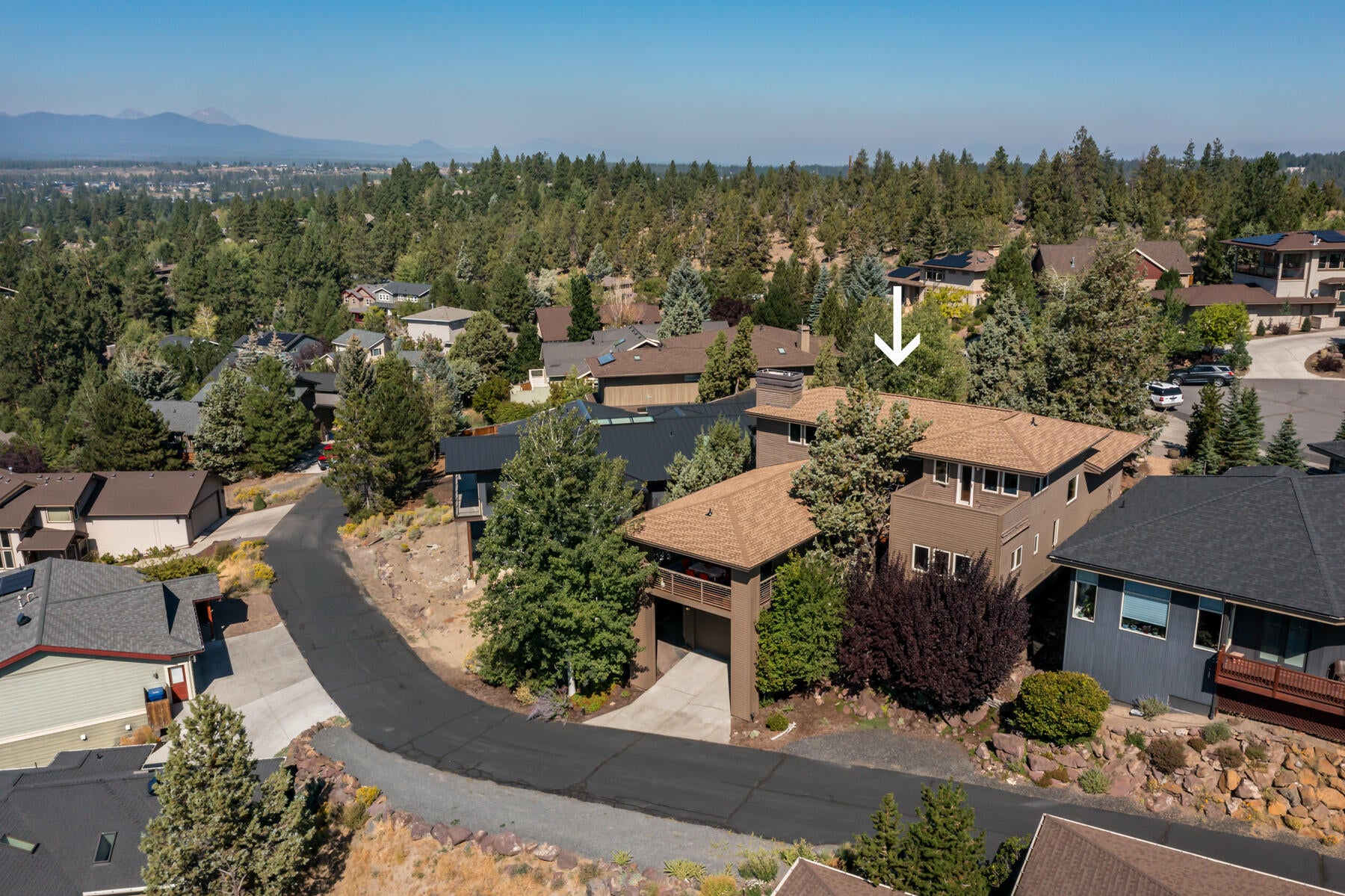 Bend, Oregon, 97702, United States, 3 Bedrooms Bedrooms, ,3 BathroomsBathrooms,Residential,Active,1936452