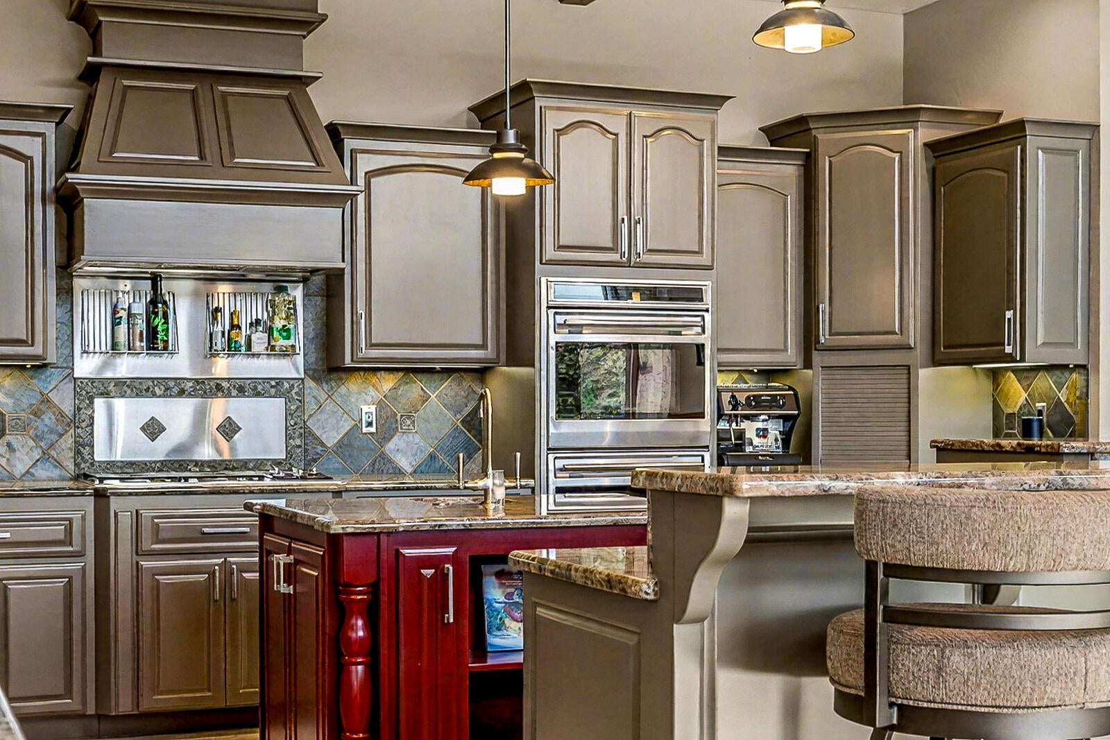 Bend, Oregon, 97703, United States, 4 Bedrooms Bedrooms, ,4 BathroomsBathrooms,Residential,Active,1990602