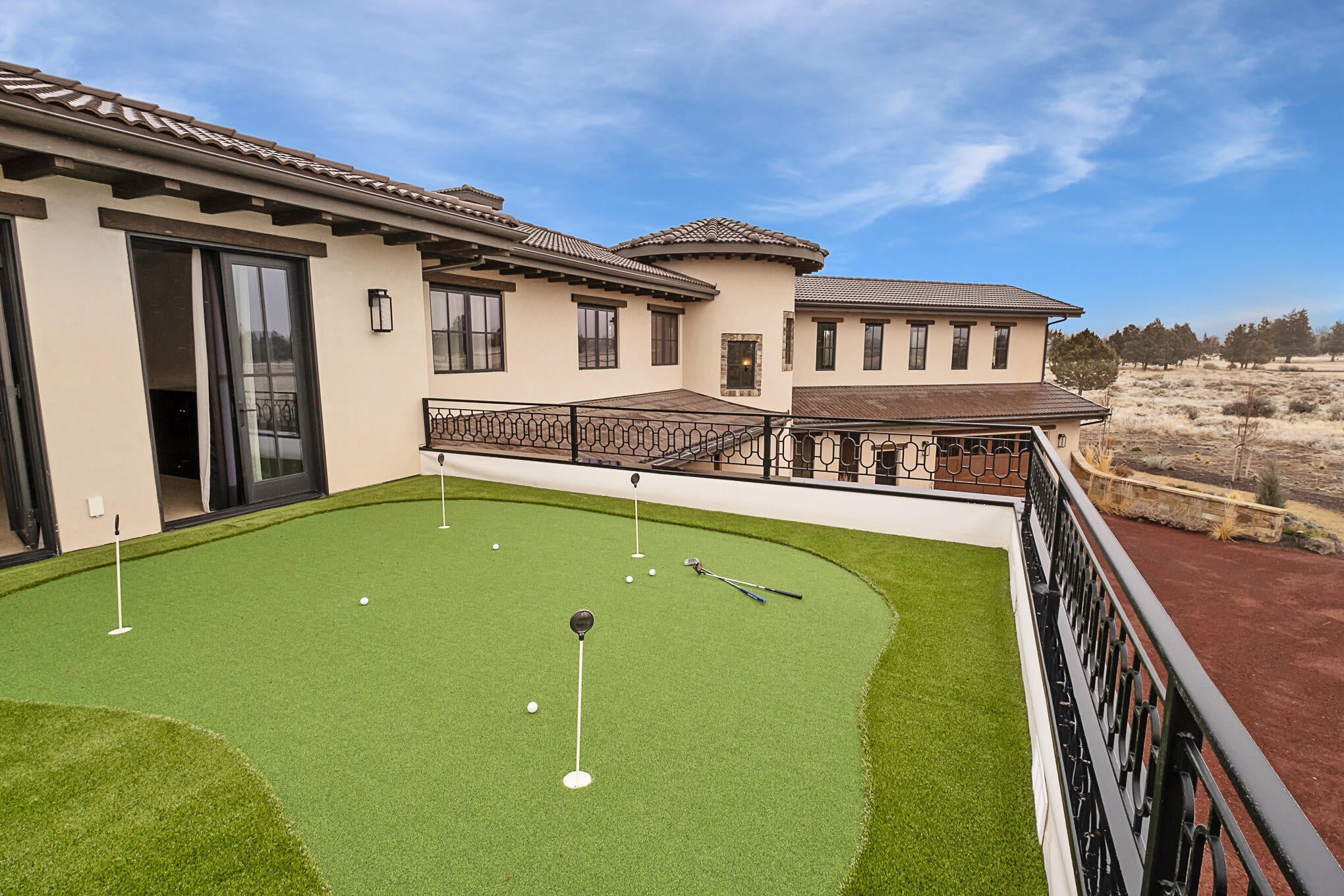 Terrebonne, Oregon, 97760, United States, 5 Bedrooms Bedrooms, ,5 BathroomsBathrooms,Residential,Active,1747251