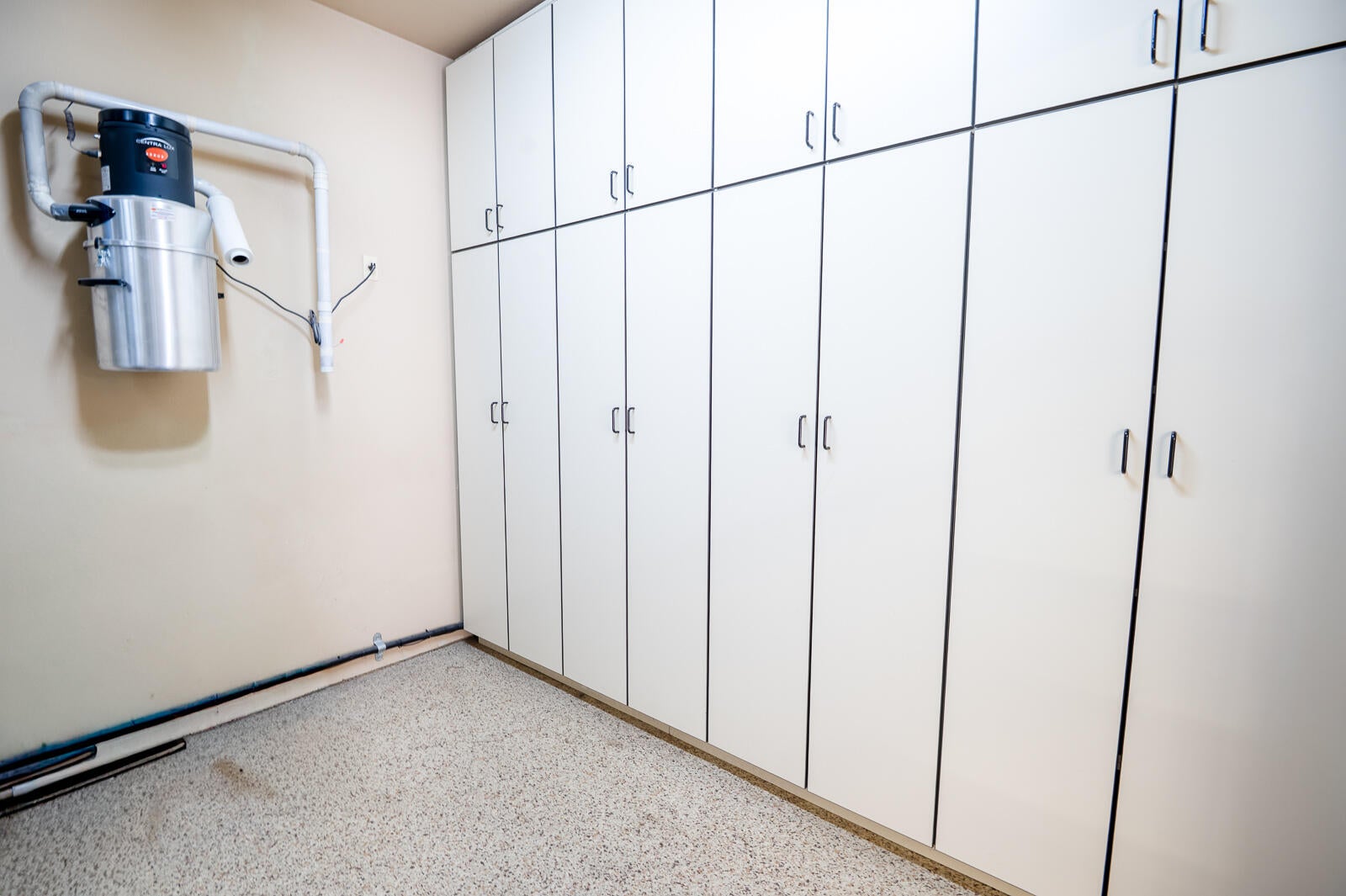 Bend, Oregon, 97703, United States, 4 Bedrooms Bedrooms, ,4 BathroomsBathrooms,Residential,Active,1990602