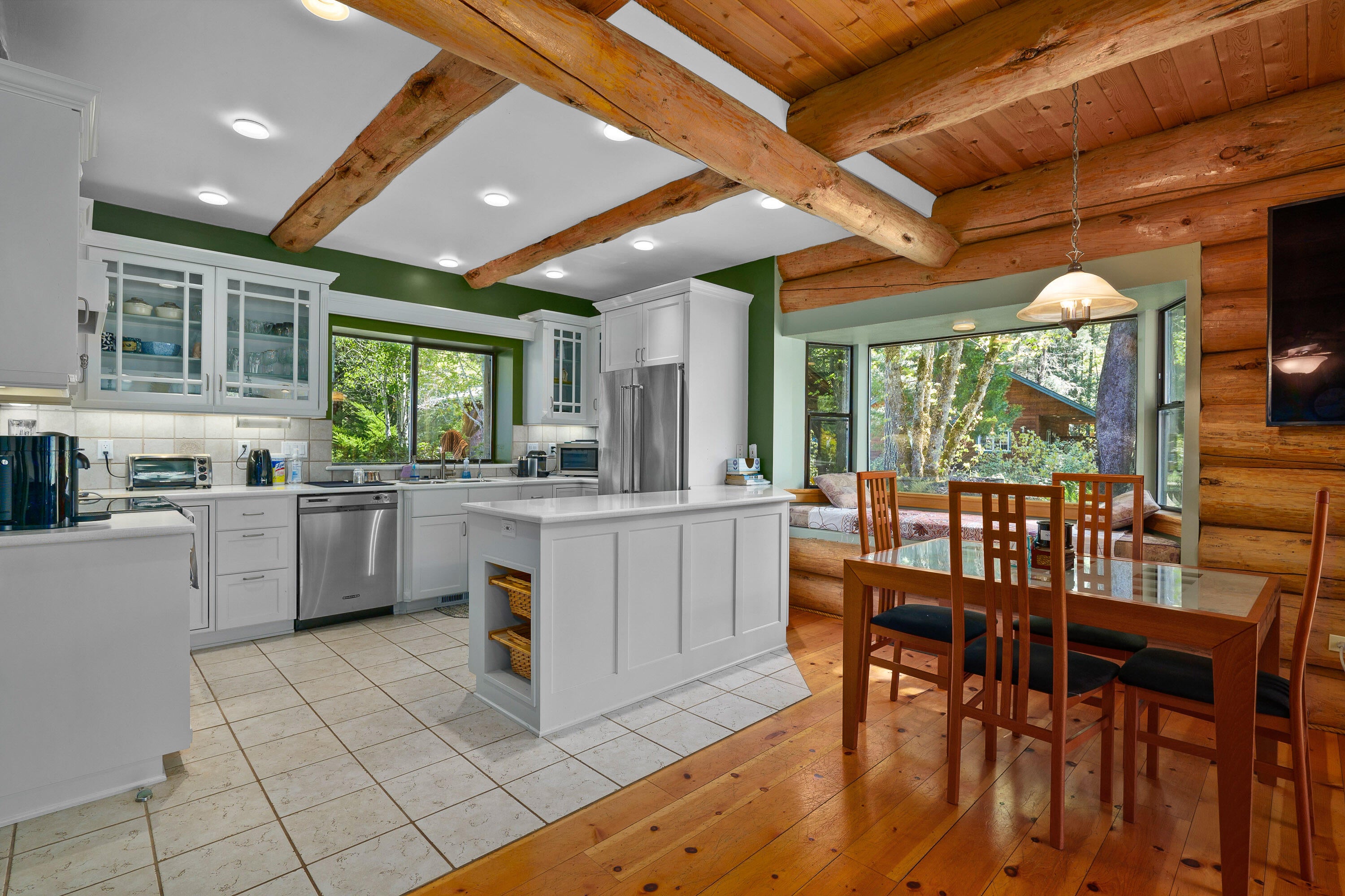 Selma, Oregon, 97538, United States, 5 Bedrooms Bedrooms, ,5 BathroomsBathrooms,Residential,Active,1902945