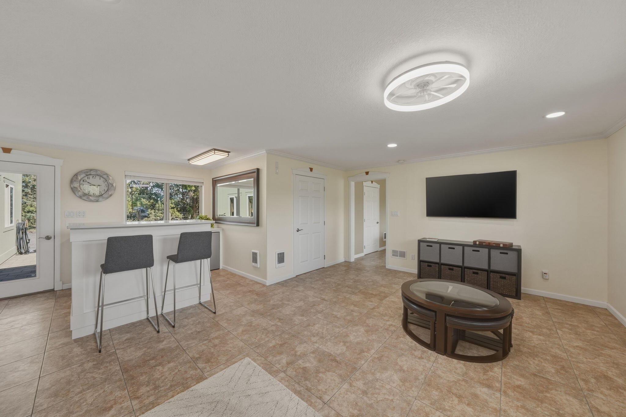 Bend, Oregon, 97702, United States, 3 Bedrooms Bedrooms, ,5 BathroomsBathrooms,Residential,Active,2045021
