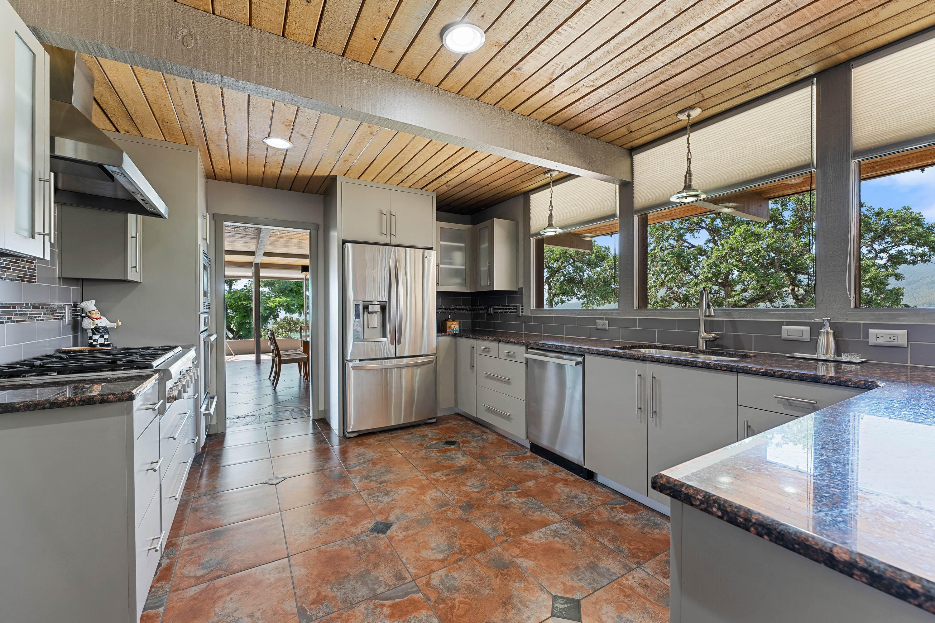 Central Point, Oregon, 97502, United States, 4 Bedrooms Bedrooms, ,4 BathroomsBathrooms,Residential,Active,2006836