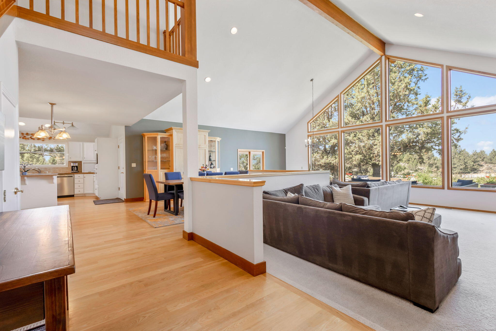 Bend, Oregon, 97702, United States, 4 Bedrooms Bedrooms, ,3 BathroomsBathrooms,Residential,Active,1907972