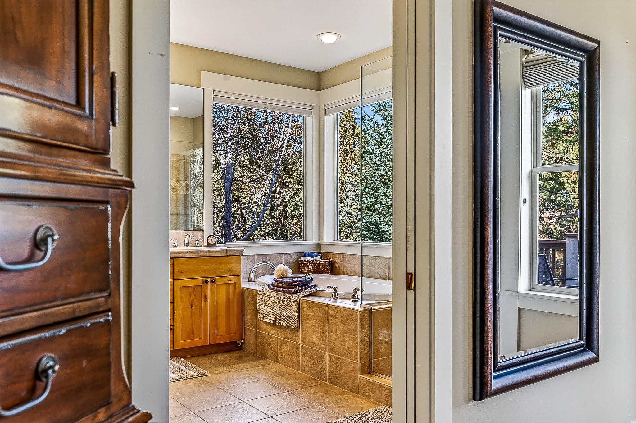 Bend, Oregon, 97703, United States, 3 Bedrooms Bedrooms, ,3 BathroomsBathrooms,Residential,Active,2017476