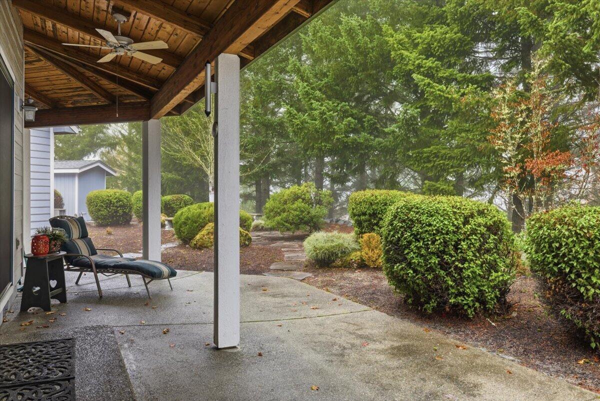 Grants Pass, Oregon, 97527, United States, 3 Bedrooms Bedrooms, ,3 BathroomsBathrooms,Residential,Active,1990612