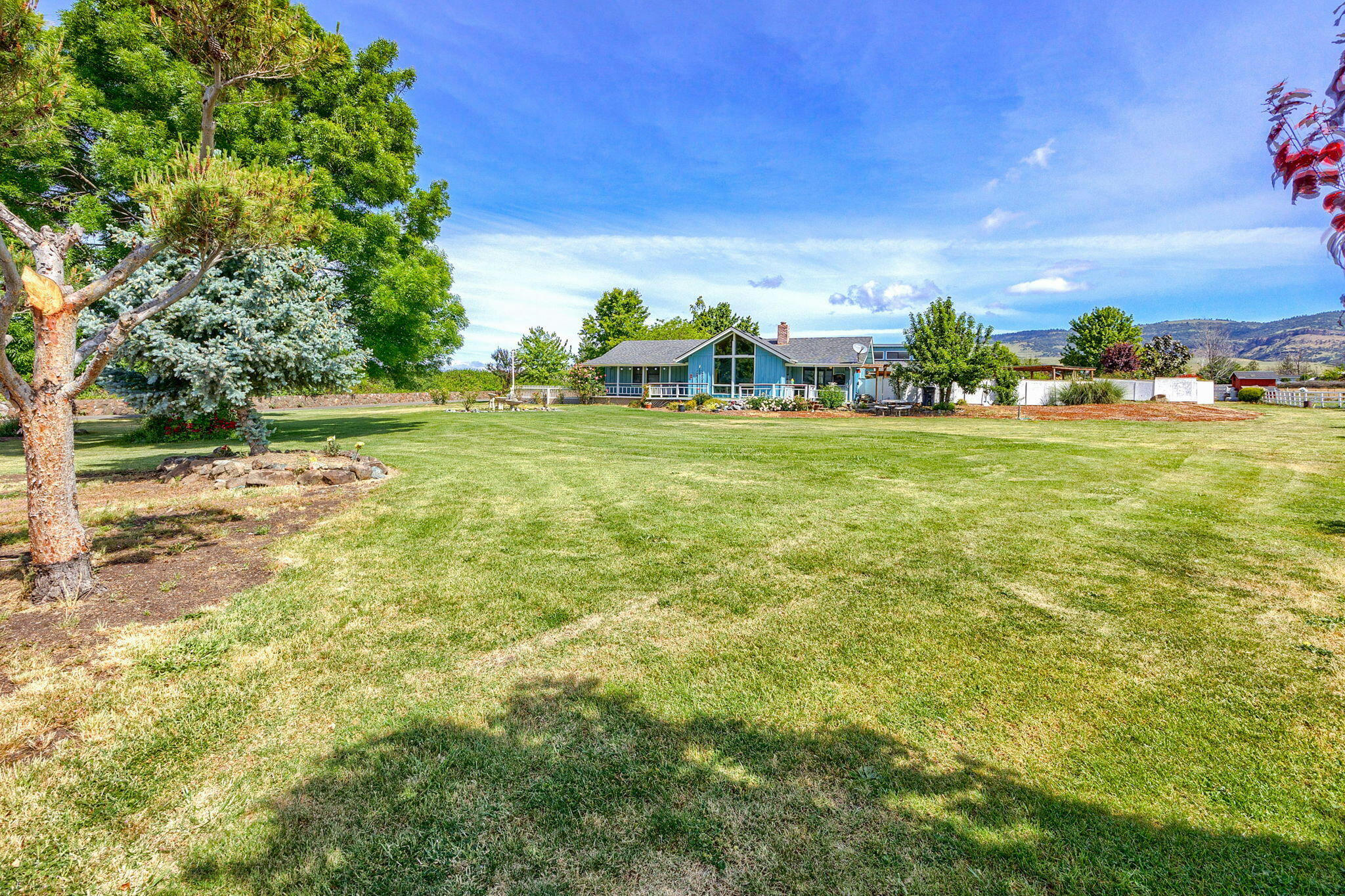 Ashland, Oregon, 97520, United States, 4 Bedrooms Bedrooms, ,4 BathroomsBathrooms,Residential,Active,1741601