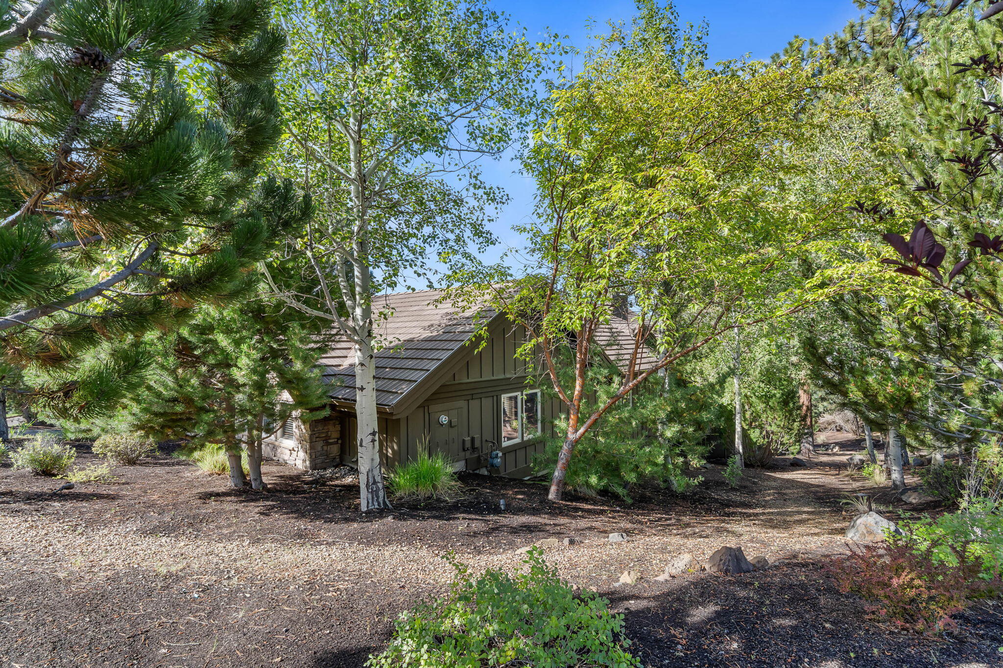 Bend, Oregon, 97702, United States, 4 Bedrooms Bedrooms, ,3 BathroomsBathrooms,Residential,Active,1913968