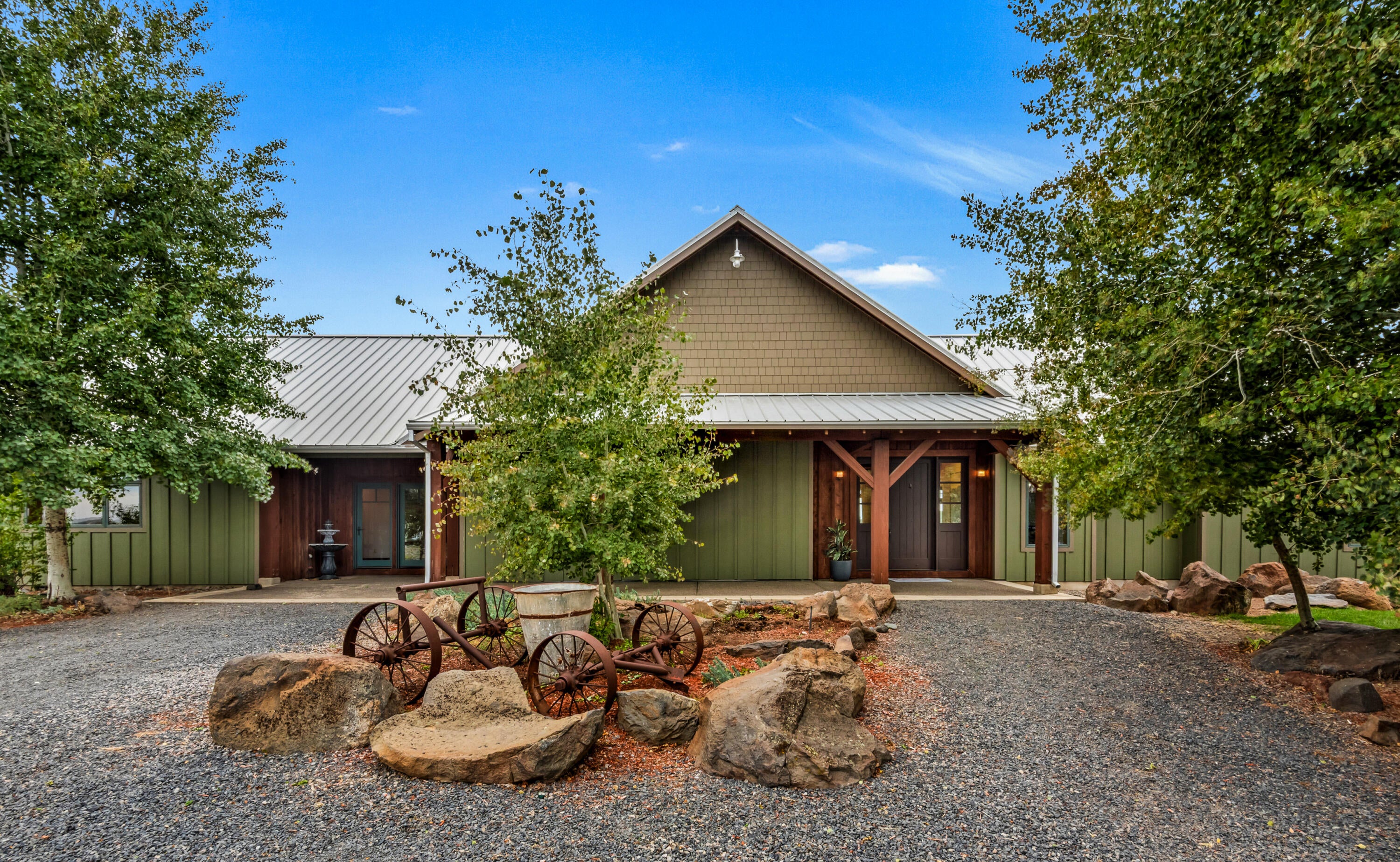 Bend, Oregon, 97703, United States, 3 Bedrooms Bedrooms, ,3 BathroomsBathrooms,Residential,Active,1953693