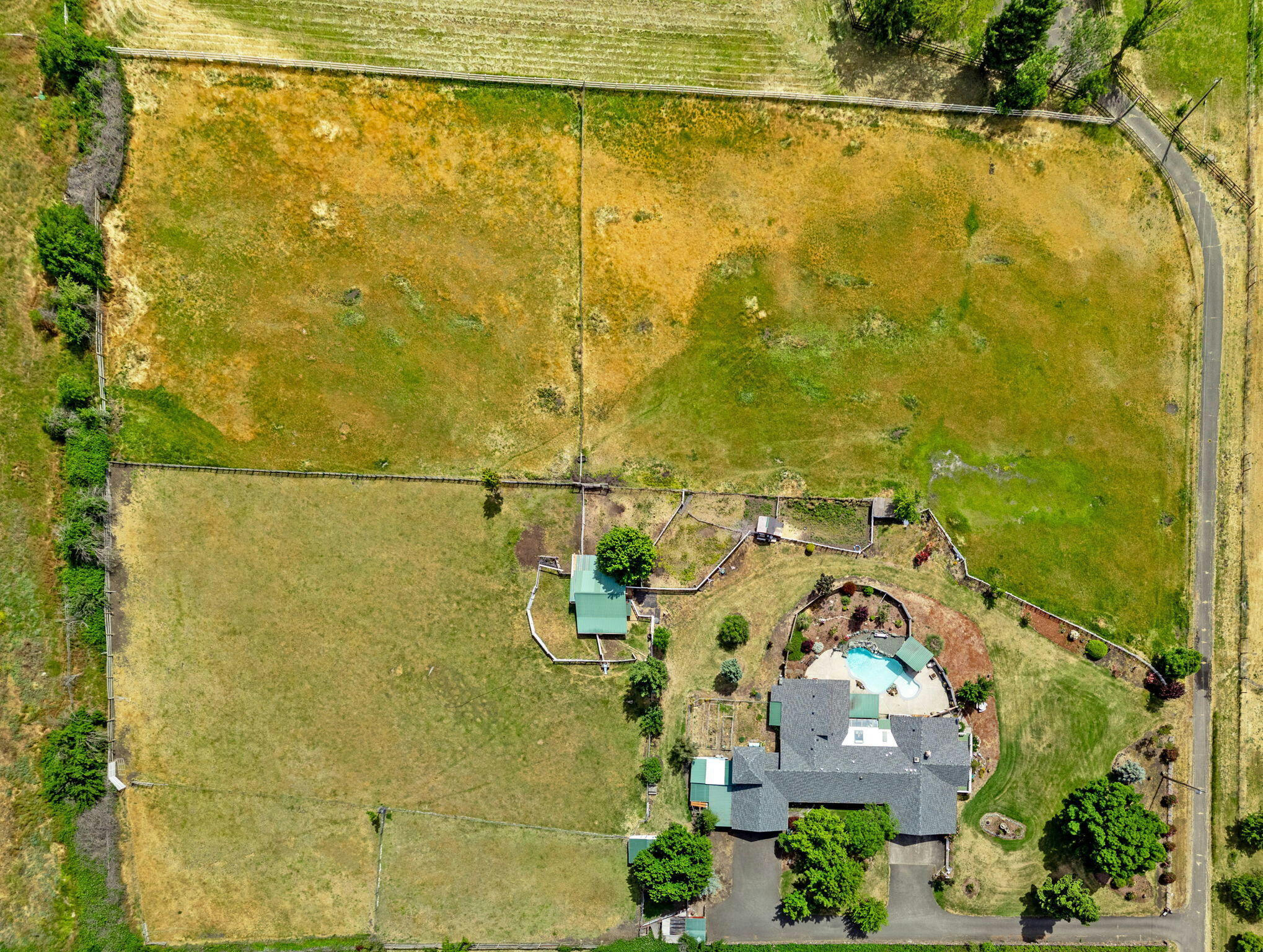 Ashland, Oregon, 97520, United States, 4 Bedrooms Bedrooms, ,4 BathroomsBathrooms,Residential,Active,1741601