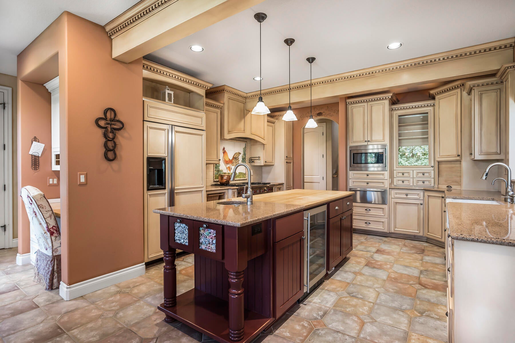 Bend, Oregon, 97702, United States, ,6 BathroomsBathrooms,Residential,Active,1726978