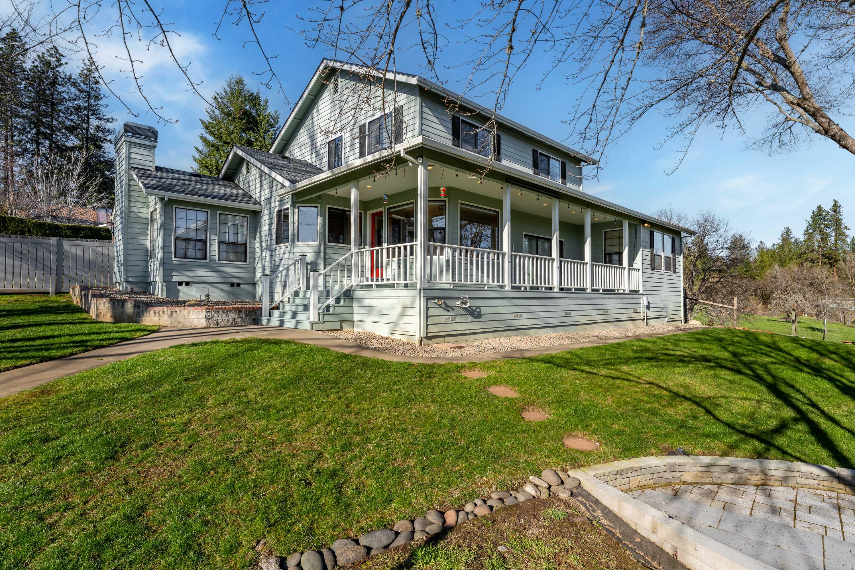 Central Point, Oregon, 97502, United States, 4 Bedrooms Bedrooms, ,3 BathroomsBathrooms,Residential,Active,1959928