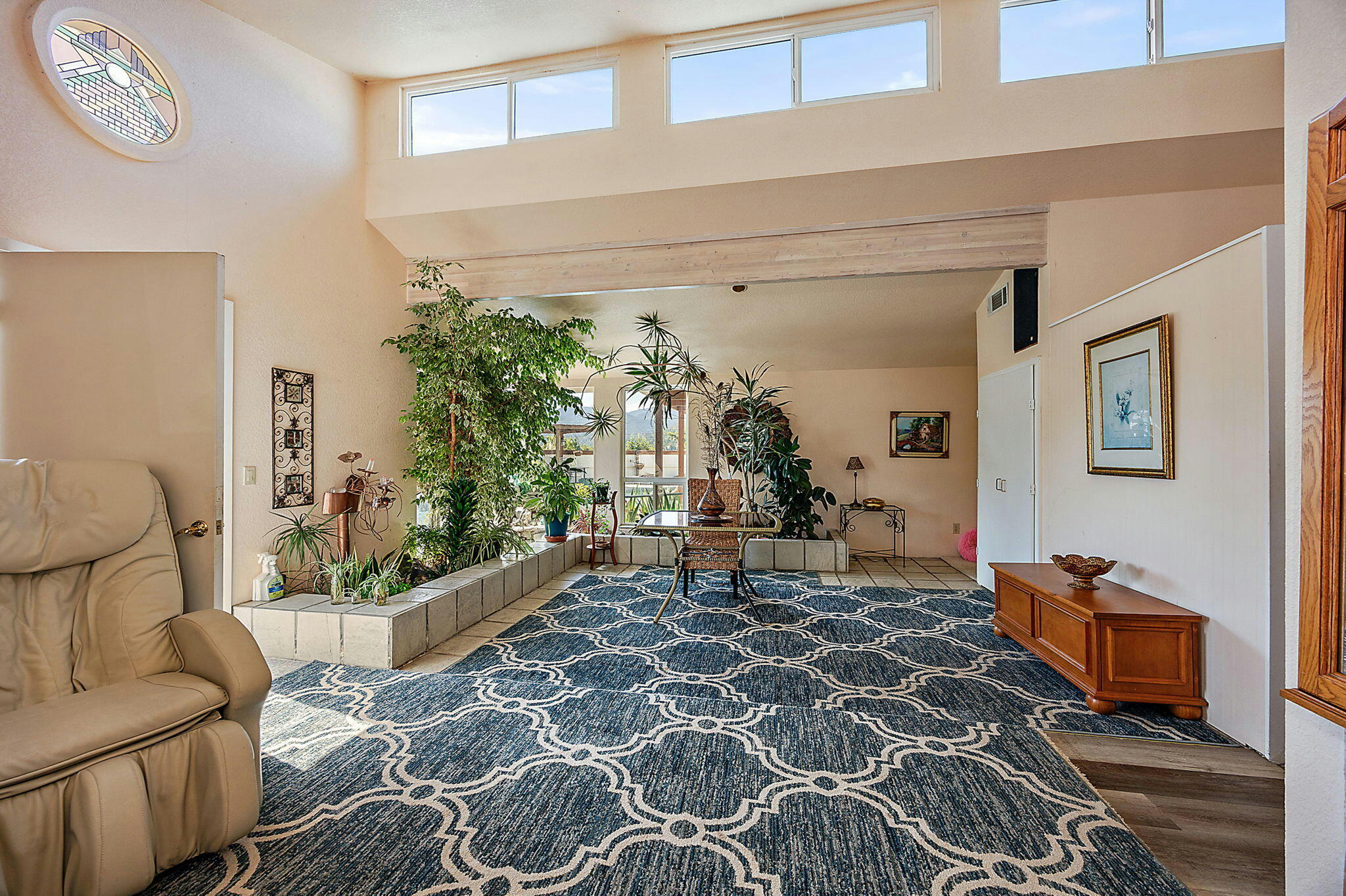 Ashland, Oregon, 97520, United States, 4 Bedrooms Bedrooms, ,4 BathroomsBathrooms,Residential,Active,1741601