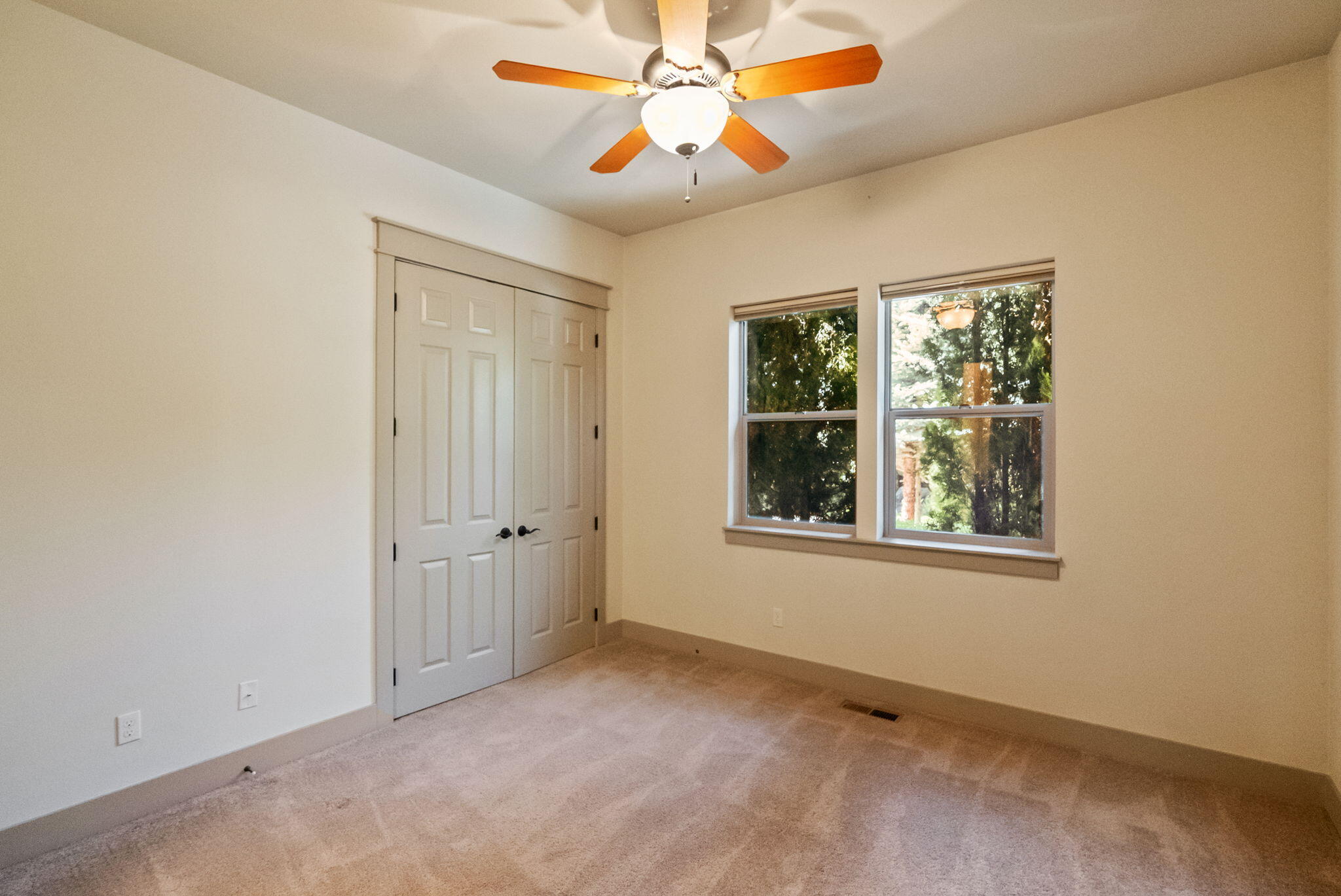 Bend, Oregon, 97702, United States, 3 Bedrooms Bedrooms, ,4 BathroomsBathrooms,Residential,Active,1952481