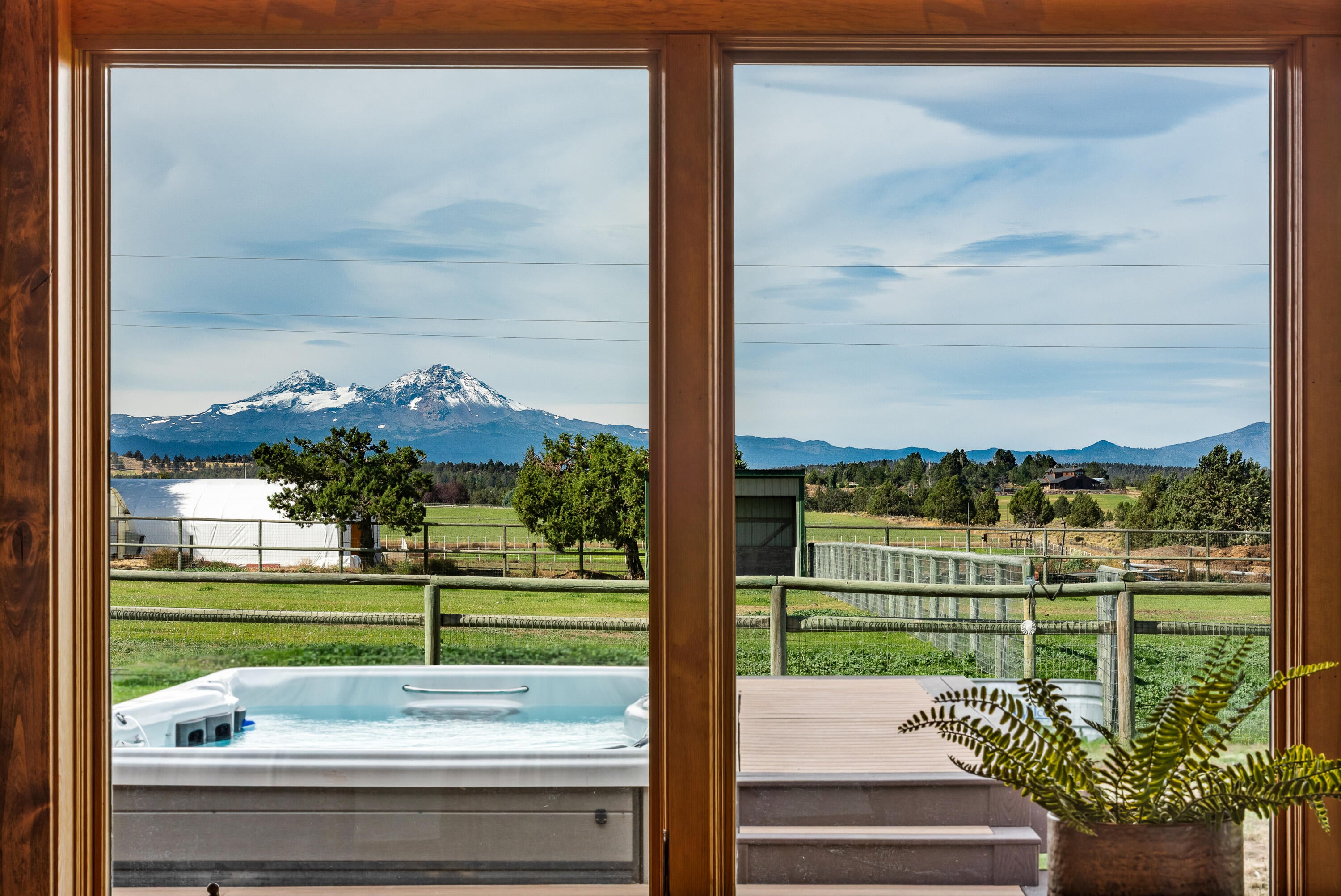 Bend, Oregon, 97703, United States, 3 Bedrooms Bedrooms, ,3 BathroomsBathrooms,Residential,Active,1953693