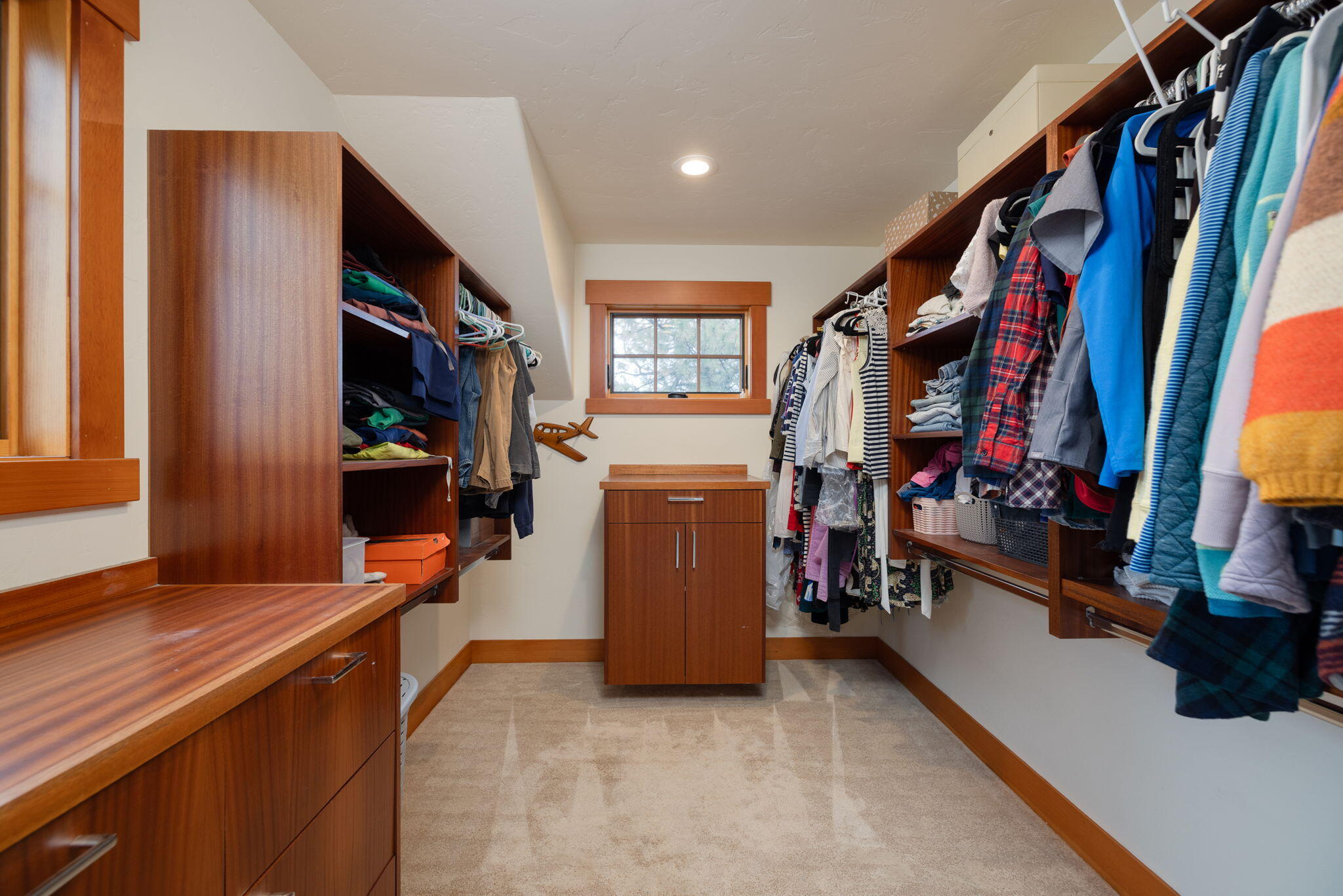 Bend, Oregon, 97703, United States, 4 Bedrooms Bedrooms, ,4 BathroomsBathrooms,Residential,Active,1996273