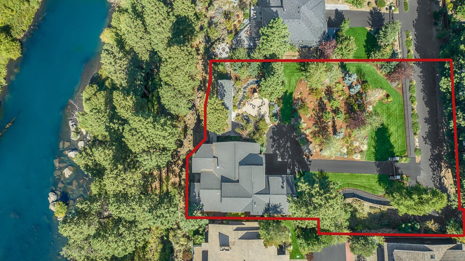 Bend, Oregon, 97703, United States, 3 Bedrooms Bedrooms, ,3 BathroomsBathrooms,Residential,Active,1952278