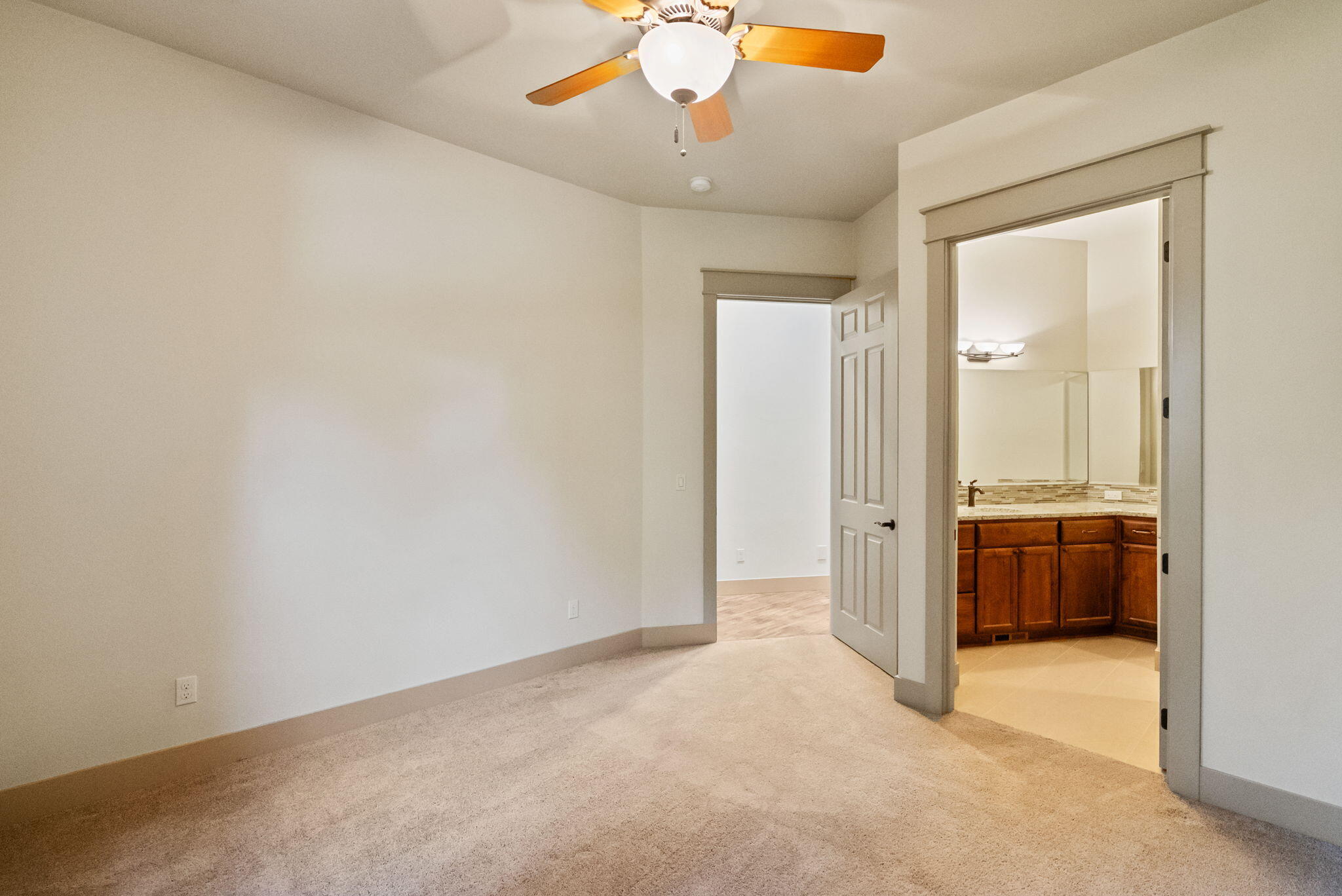 Bend, Oregon, 97702, United States, 3 Bedrooms Bedrooms, ,4 BathroomsBathrooms,Residential,Active,1952481