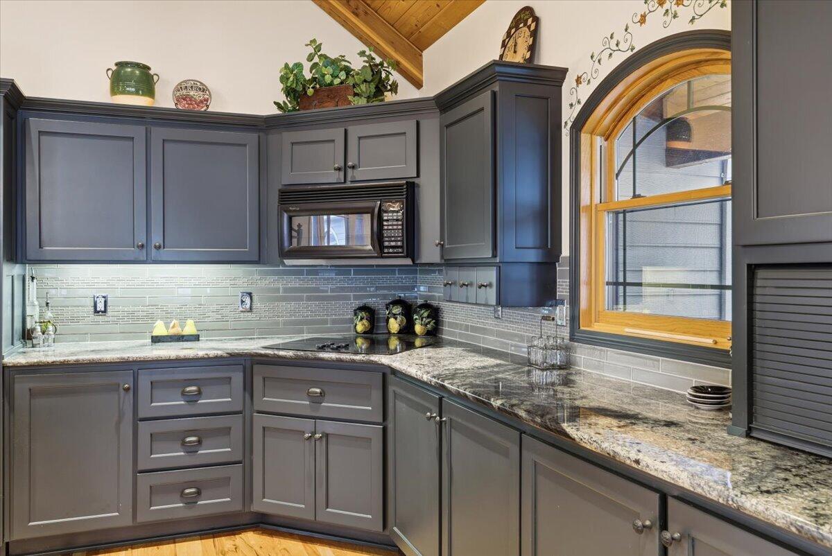 Grants Pass, Oregon, 97527, United States, 3 Bedrooms Bedrooms, ,3 BathroomsBathrooms,Residential,Active,1990612