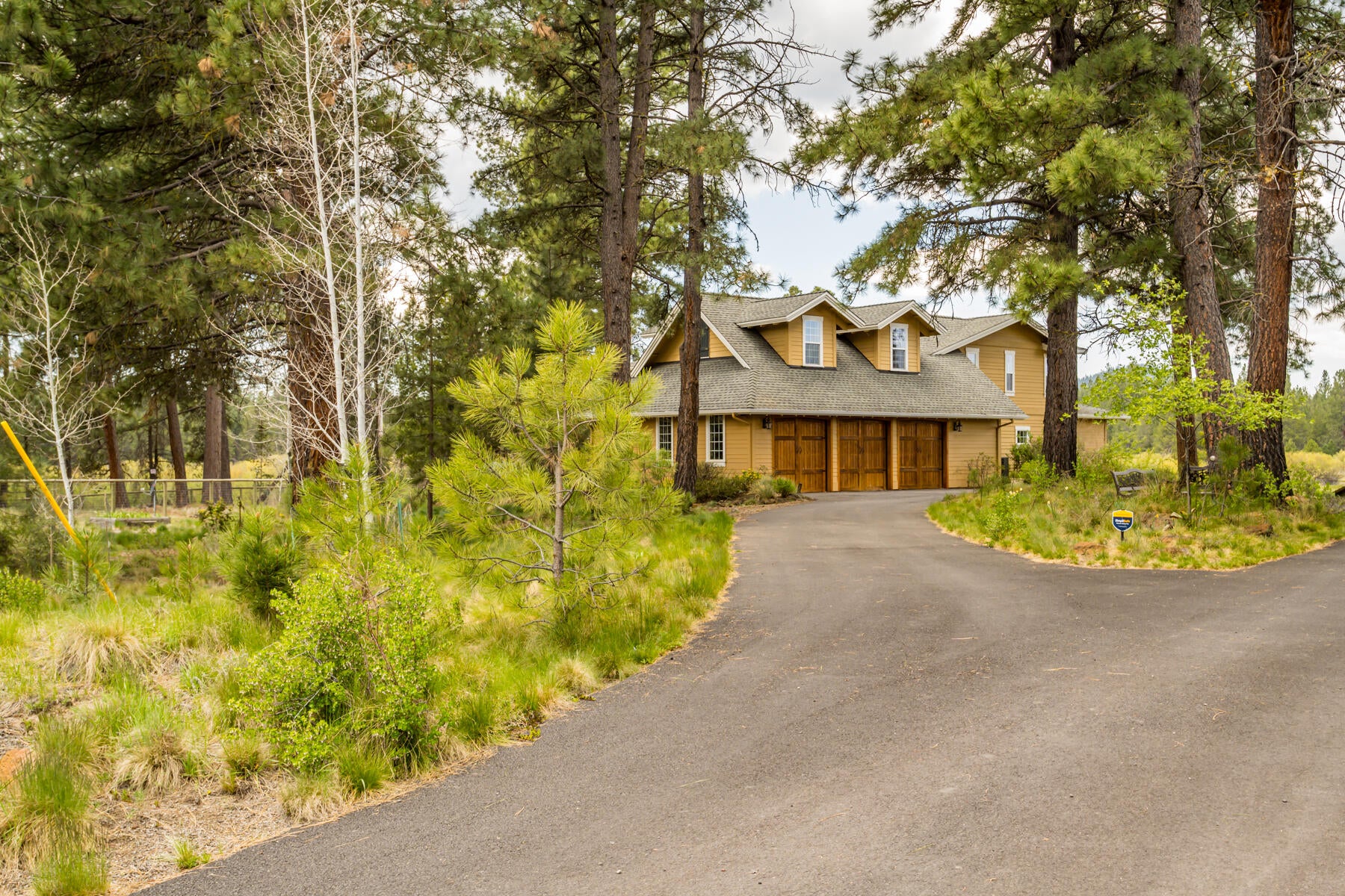 Bend, Oregon, 97707, United States, 5 Bedrooms Bedrooms, ,5 BathroomsBathrooms,Residential,Active,2044562