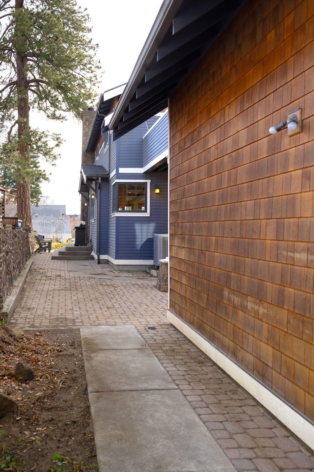 Bend, Oregon, 97703, United States, 4 Bedrooms Bedrooms, ,4 BathroomsBathrooms,Residential,Active,1996273