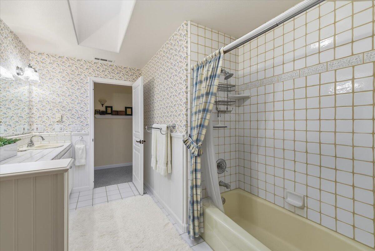 Grants Pass, Oregon, 97527, United States, 3 Bedrooms Bedrooms, ,3 BathroomsBathrooms,Residential,Active,1990612