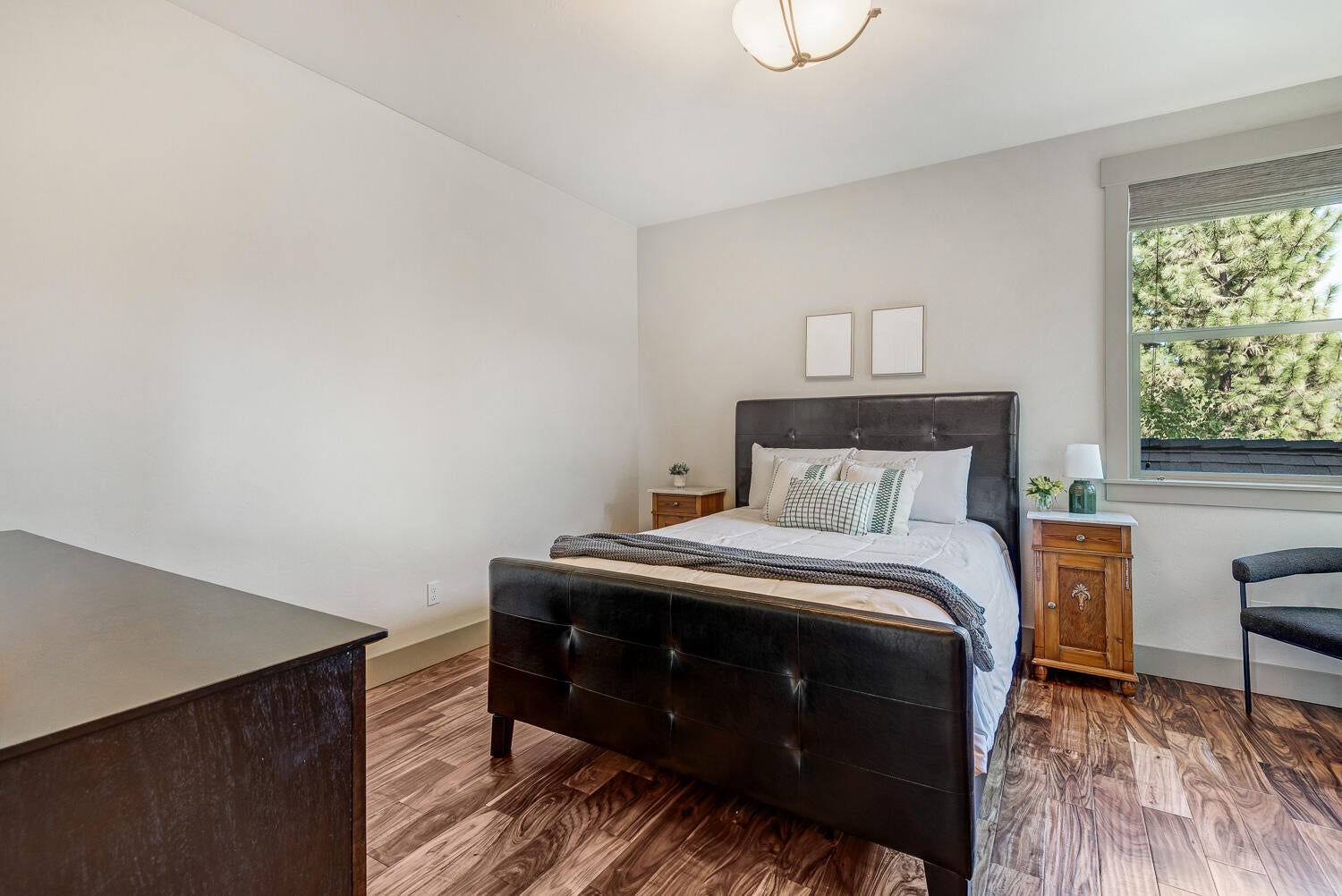 Bend, Oregon, 97703, United States, 3 Bedrooms Bedrooms, ,3 BathroomsBathrooms,Residential,Active,1952278