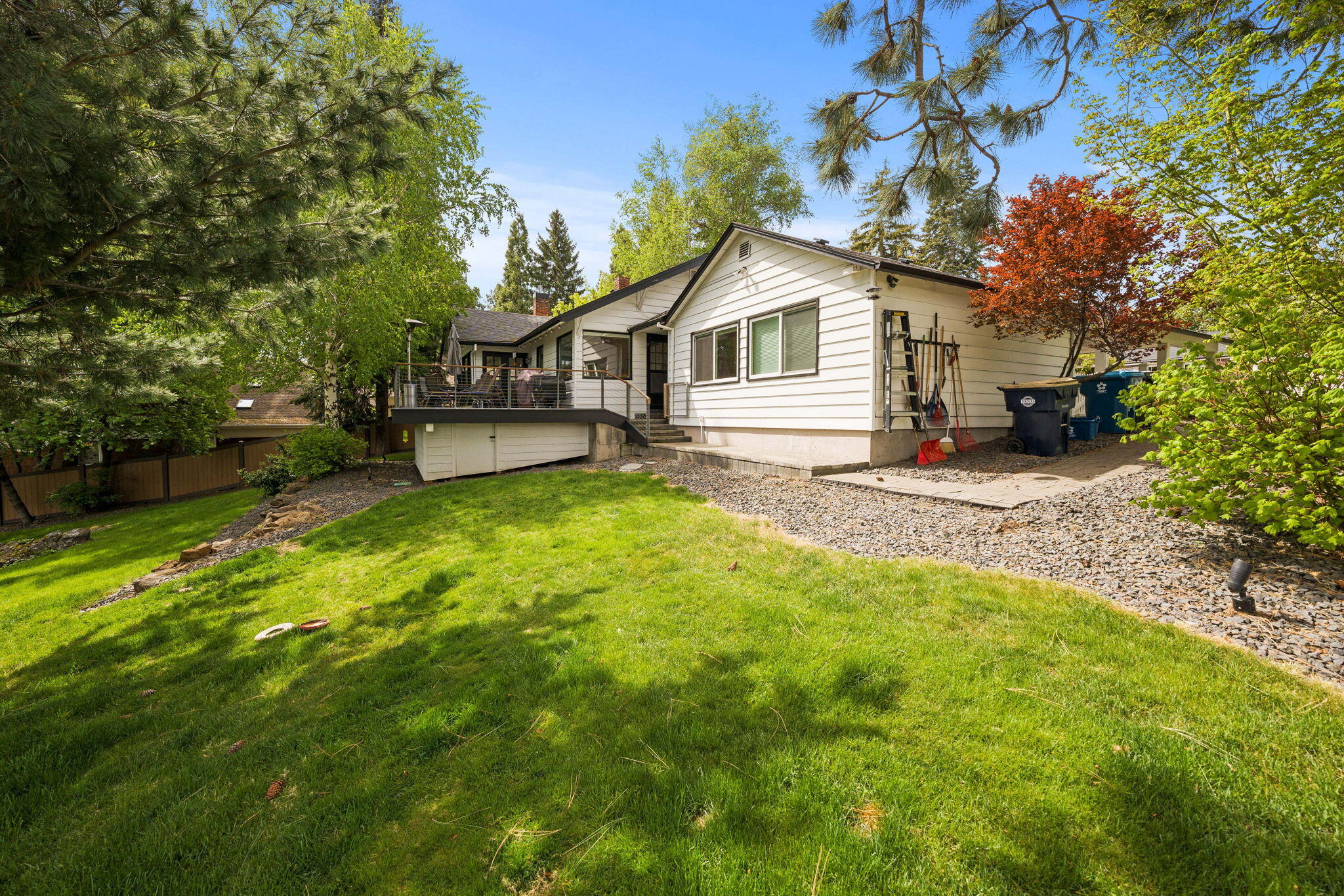 Bend, Oregon, 97703, United States, 3 Bedrooms Bedrooms, ,2 BathroomsBathrooms,Residential,Active,1904740