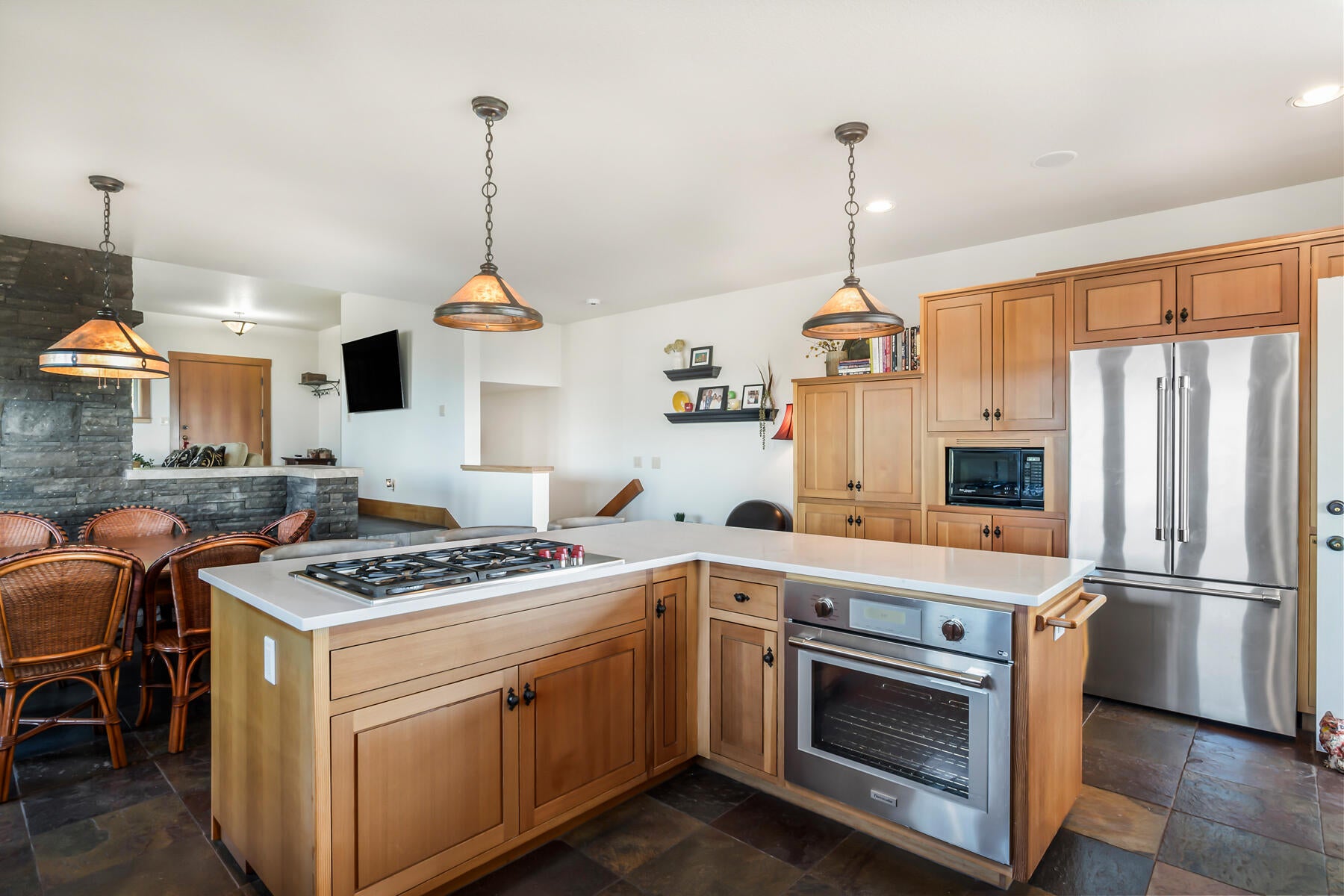 Bend, Oregon, 97702, United States, 3 Bedrooms Bedrooms, ,3 BathroomsBathrooms,Residential,Active,1936452