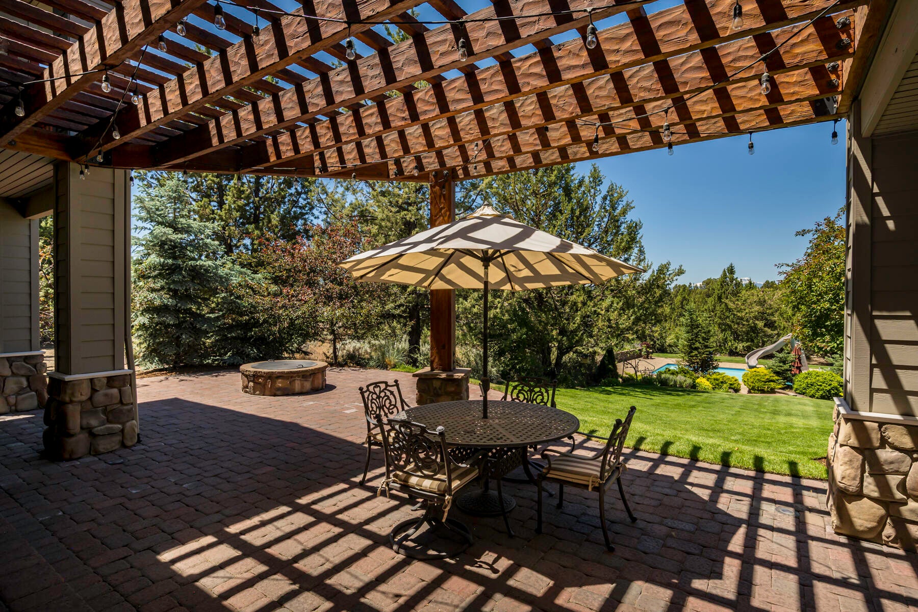 Bend, Oregon, 97702, United States, ,6 BathroomsBathrooms,Residential,Active,1726978