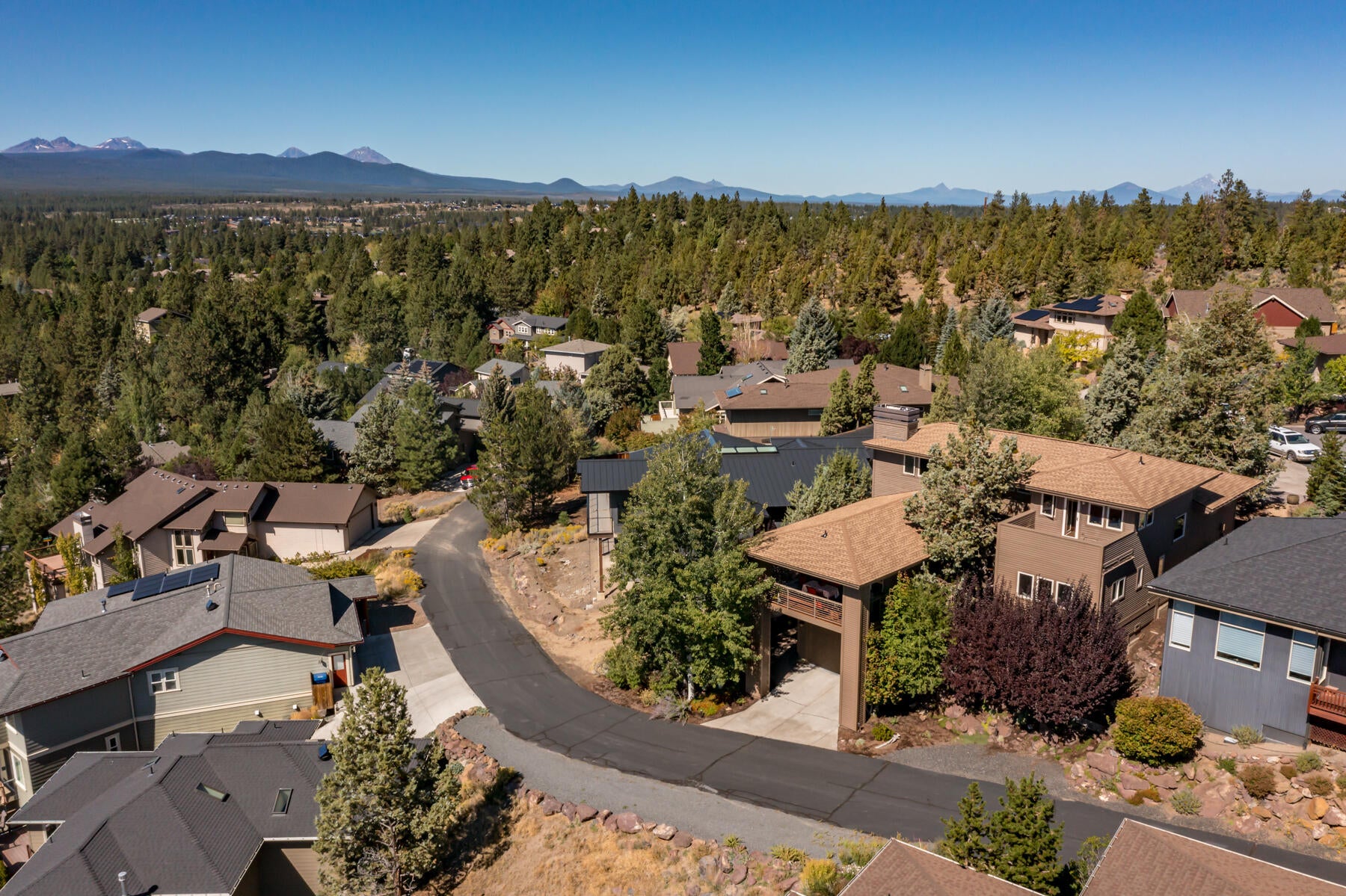 Bend, Oregon, 97702, United States, 3 Bedrooms Bedrooms, ,3 BathroomsBathrooms,Residential,Active,1936452