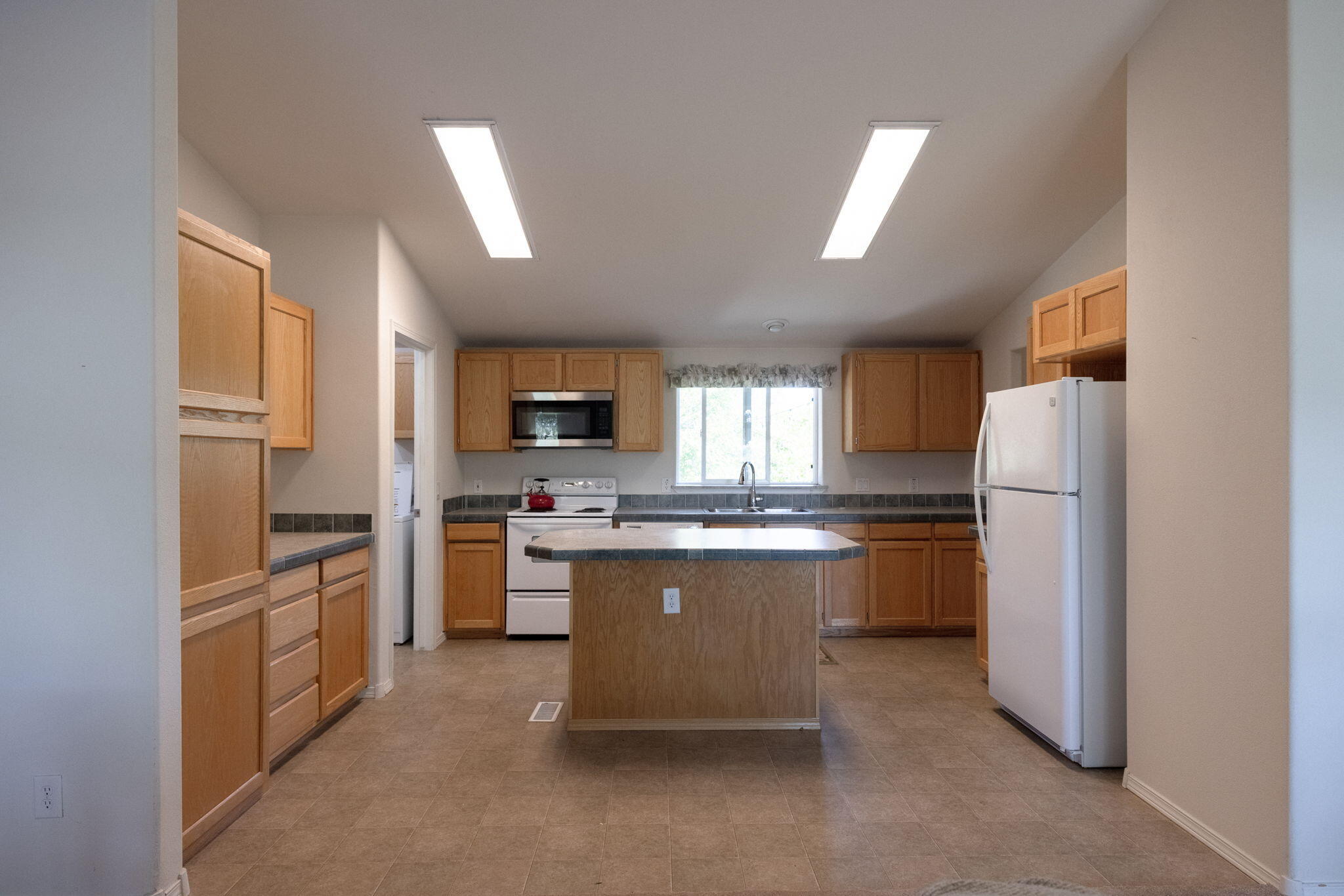 Powell Butte, Oregon, 97753, United States, ,3 BathroomsBathrooms,Residential,Active,1769369