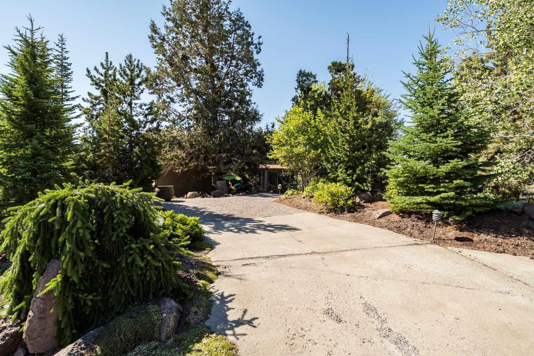 Bend, Oregon, 97702, United States, 3 Bedrooms Bedrooms, ,3 BathroomsBathrooms,Residential,Active,1936452
