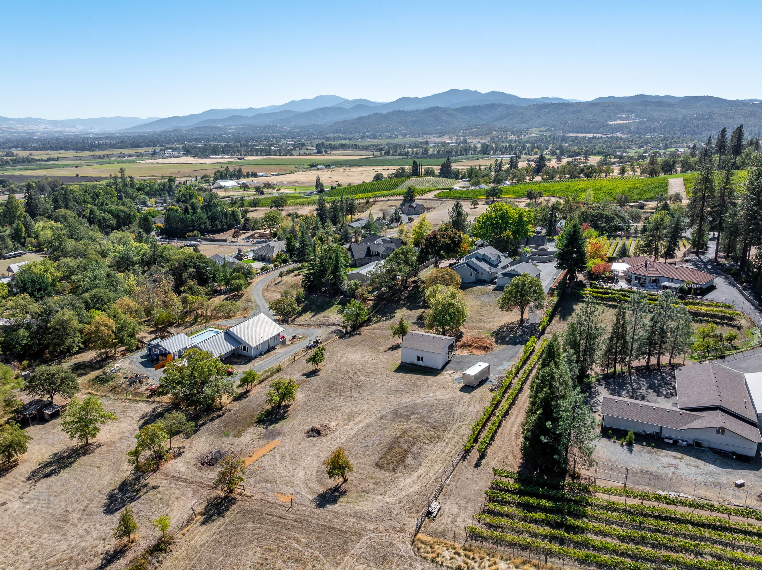 Central Point, Oregon, 97502, United States, 4 Bedrooms Bedrooms, ,3 BathroomsBathrooms,Residential,Active,1959928