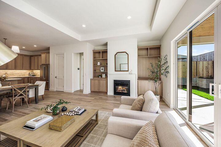 Ashland, Oregon, 97520, United States, 4 Bedrooms Bedrooms, ,4 BathroomsBathrooms,Residential,Active,1999942