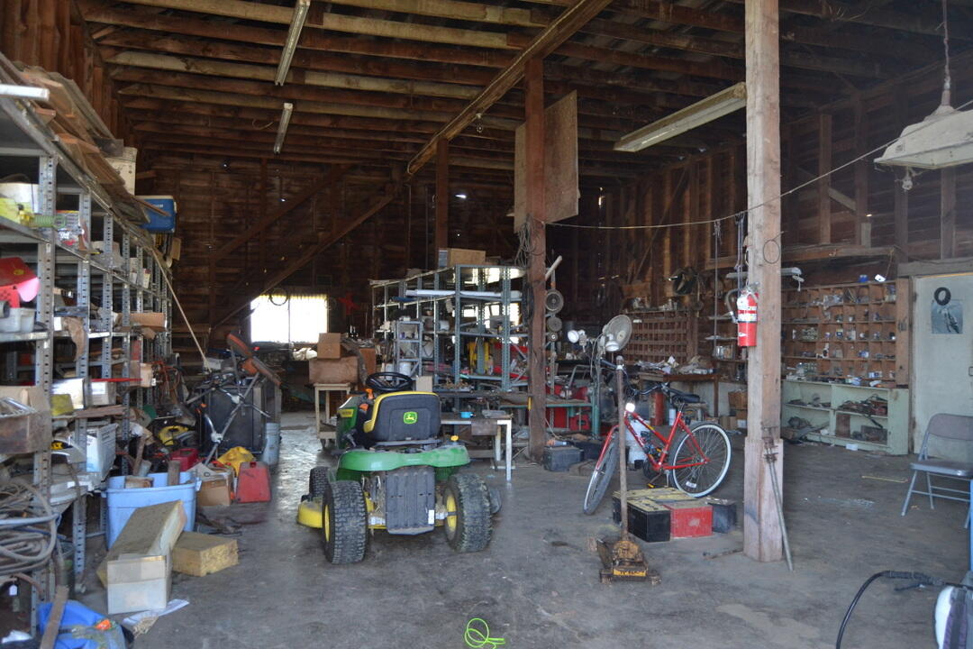 Grants Pass, Oregon, 97526, United States, 4 Bedrooms Bedrooms, ,2 BathroomsBathrooms,Residential,Active,1973303