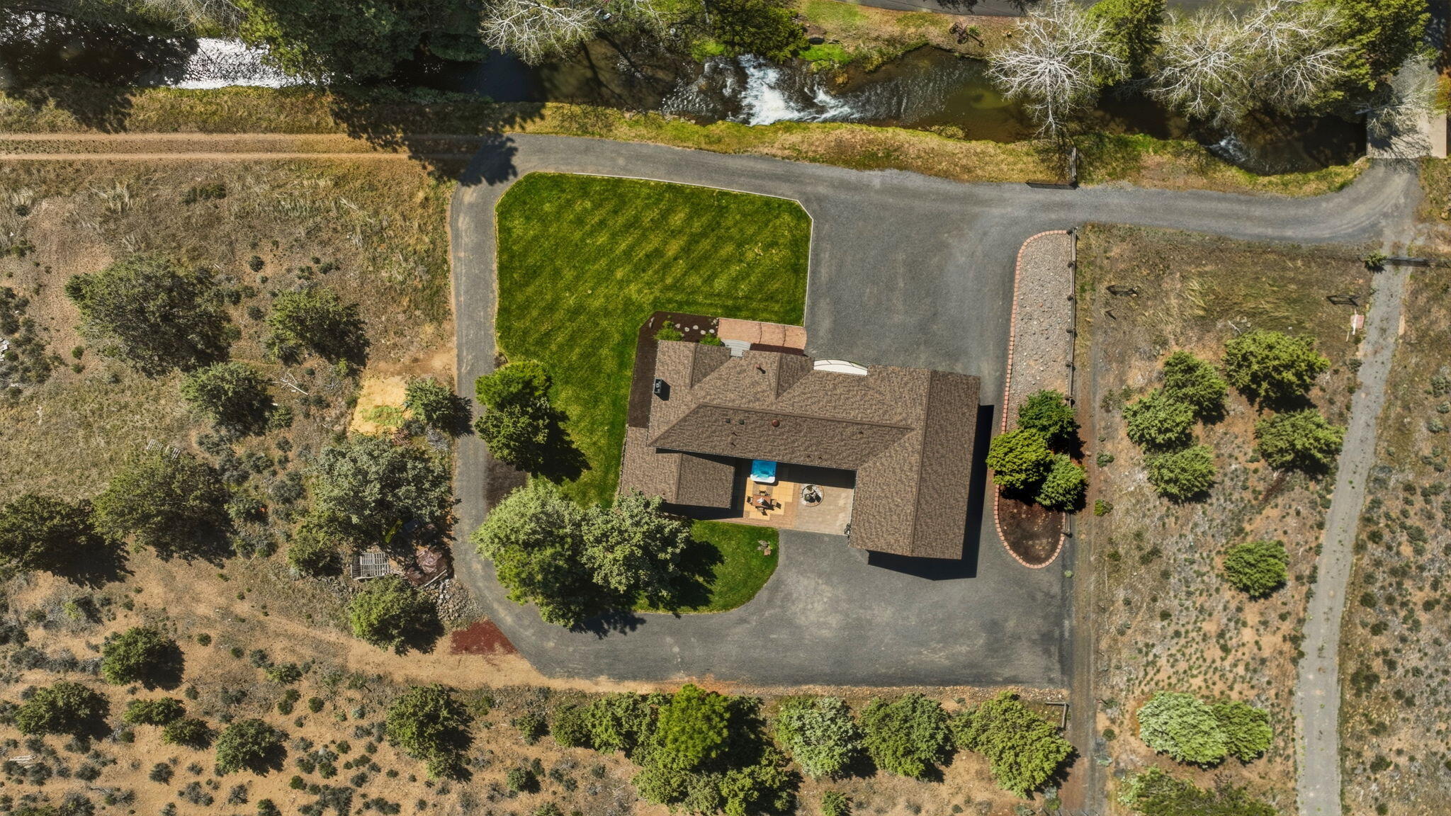 Bend, Oregon, 97702, United States, 3 Bedrooms Bedrooms, ,5 BathroomsBathrooms,Residential,Active,2045021