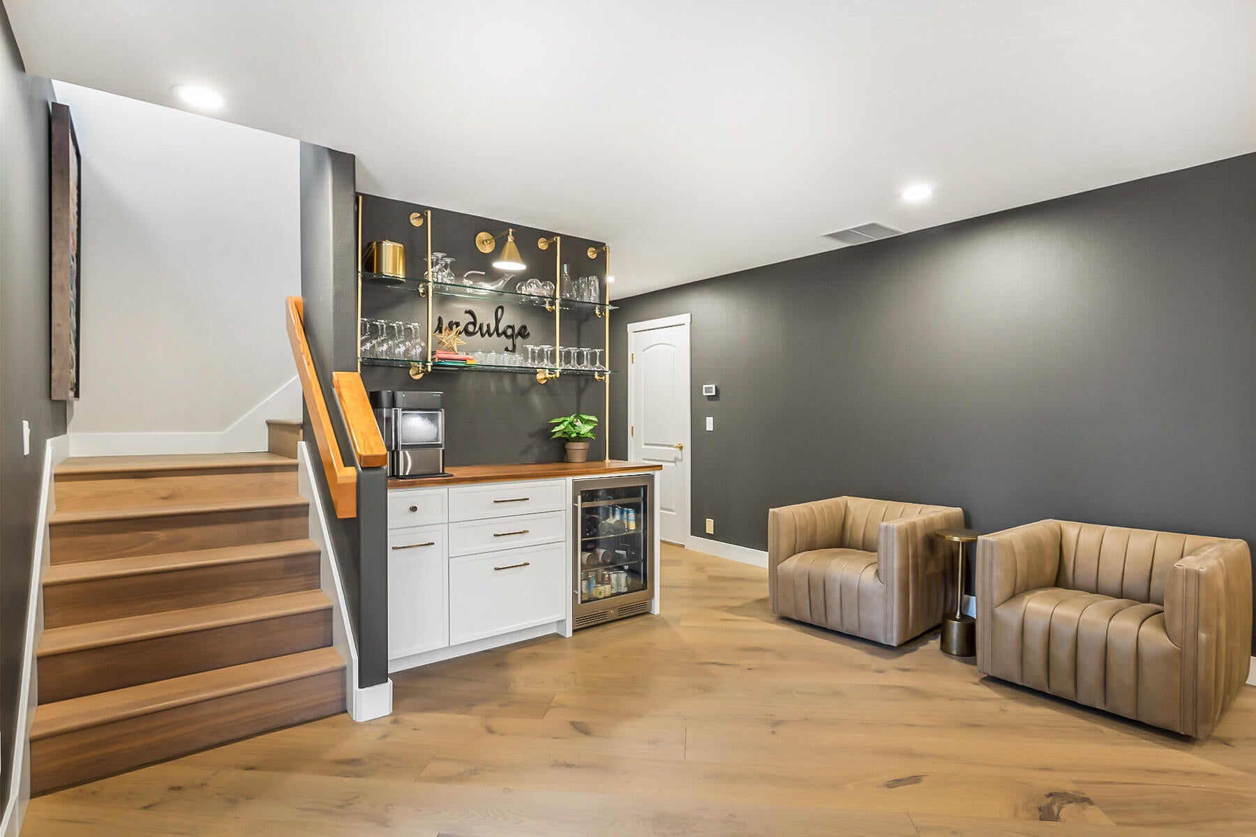 Bend, Oregon, 97703, United States, 5 Bedrooms Bedrooms, ,3 BathroomsBathrooms,Residential,Active,1972188