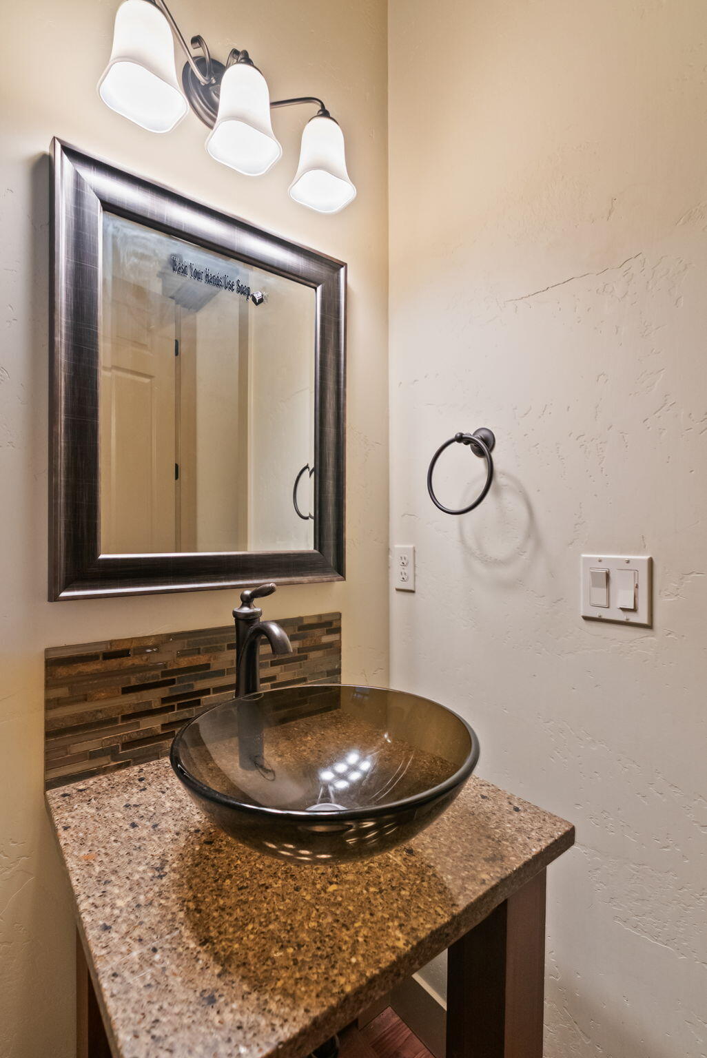 Bend, Oregon, 97702, United States, 3 Bedrooms Bedrooms, ,4 BathroomsBathrooms,Residential,Active,1952481