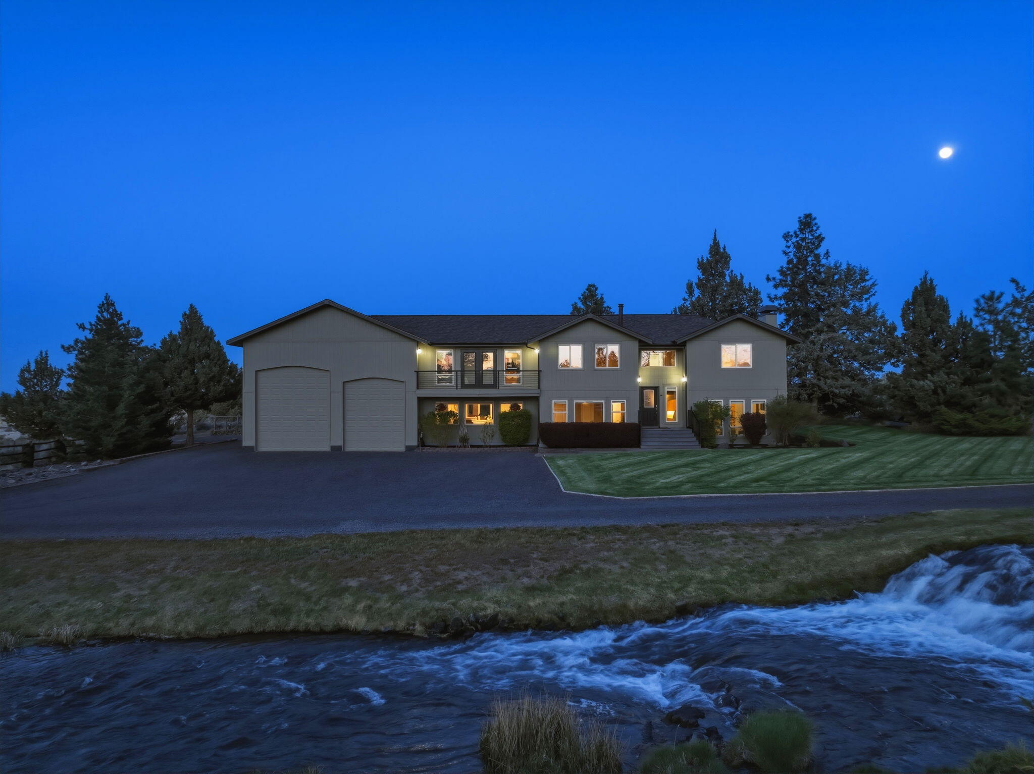 Bend, Oregon, 97702, United States, 3 Bedrooms Bedrooms, ,5 BathroomsBathrooms,Residential,Active,2045021