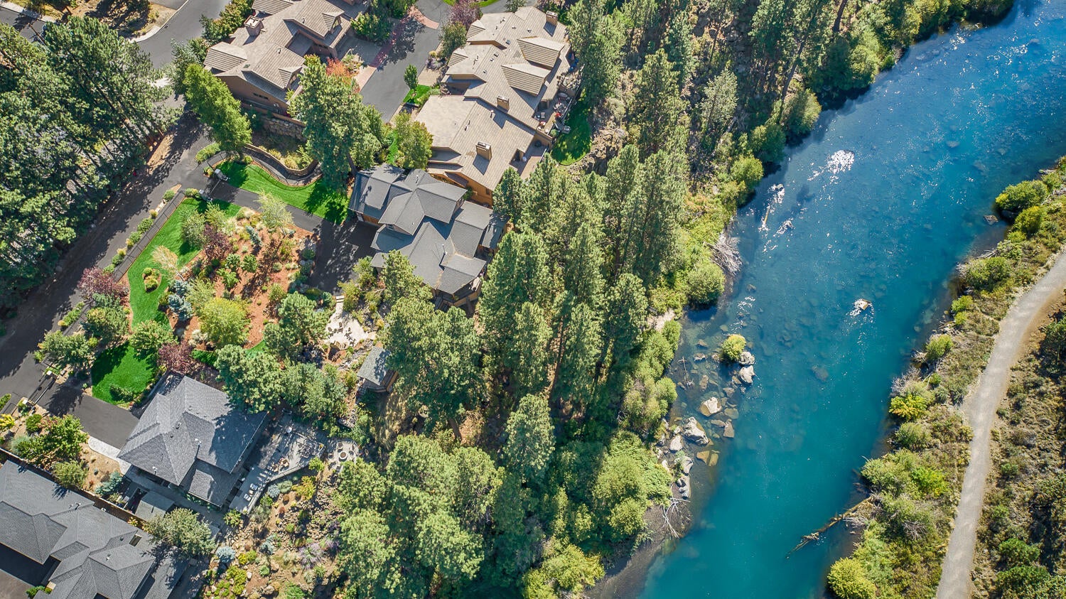 Bend, Oregon, 97703, United States, 3 Bedrooms Bedrooms, ,3 BathroomsBathrooms,Residential,Active,1952278