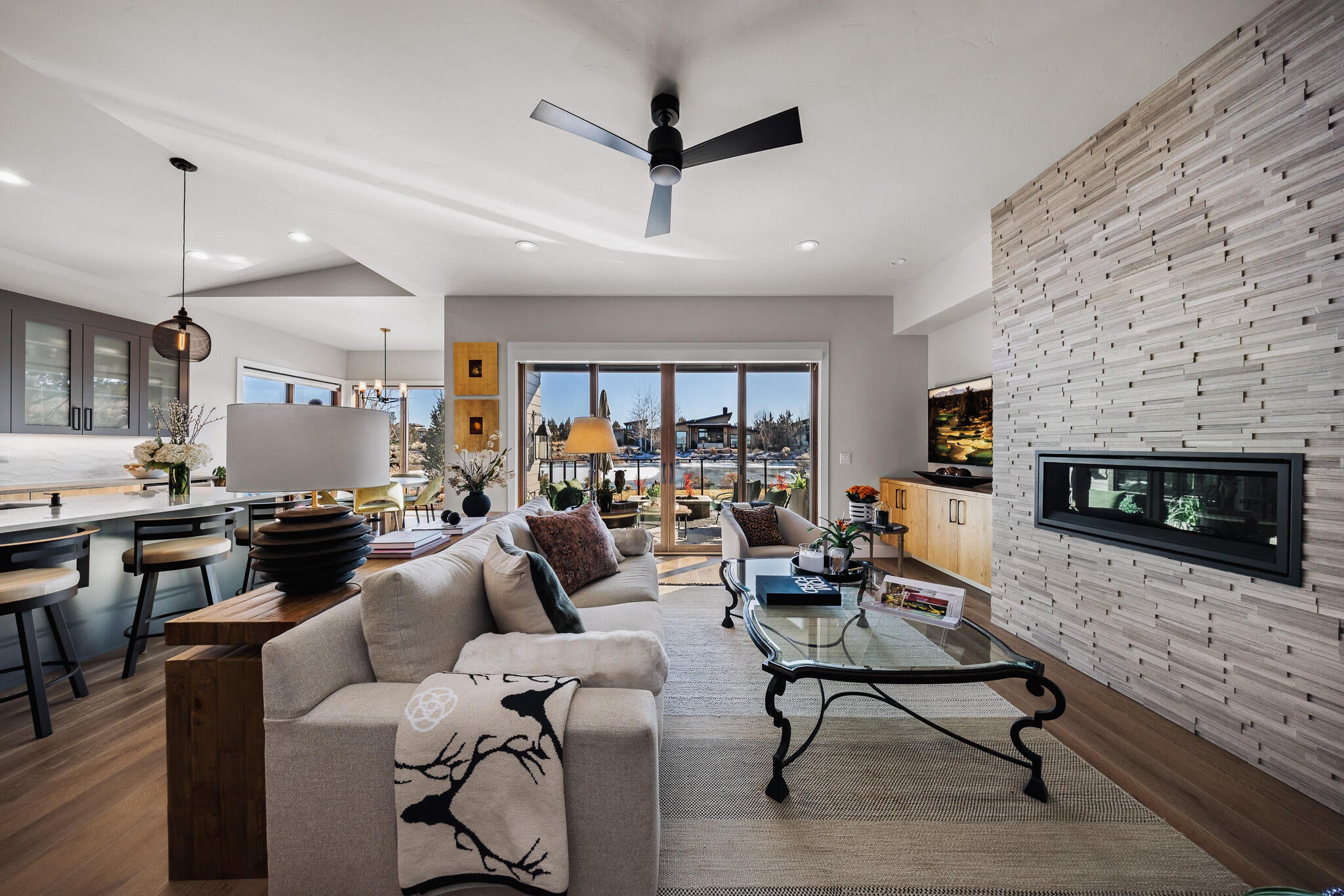 Bend, Oregon, 97701, United States, 3 Bedrooms Bedrooms, ,3 BathroomsBathrooms,Residential,Active,2015445