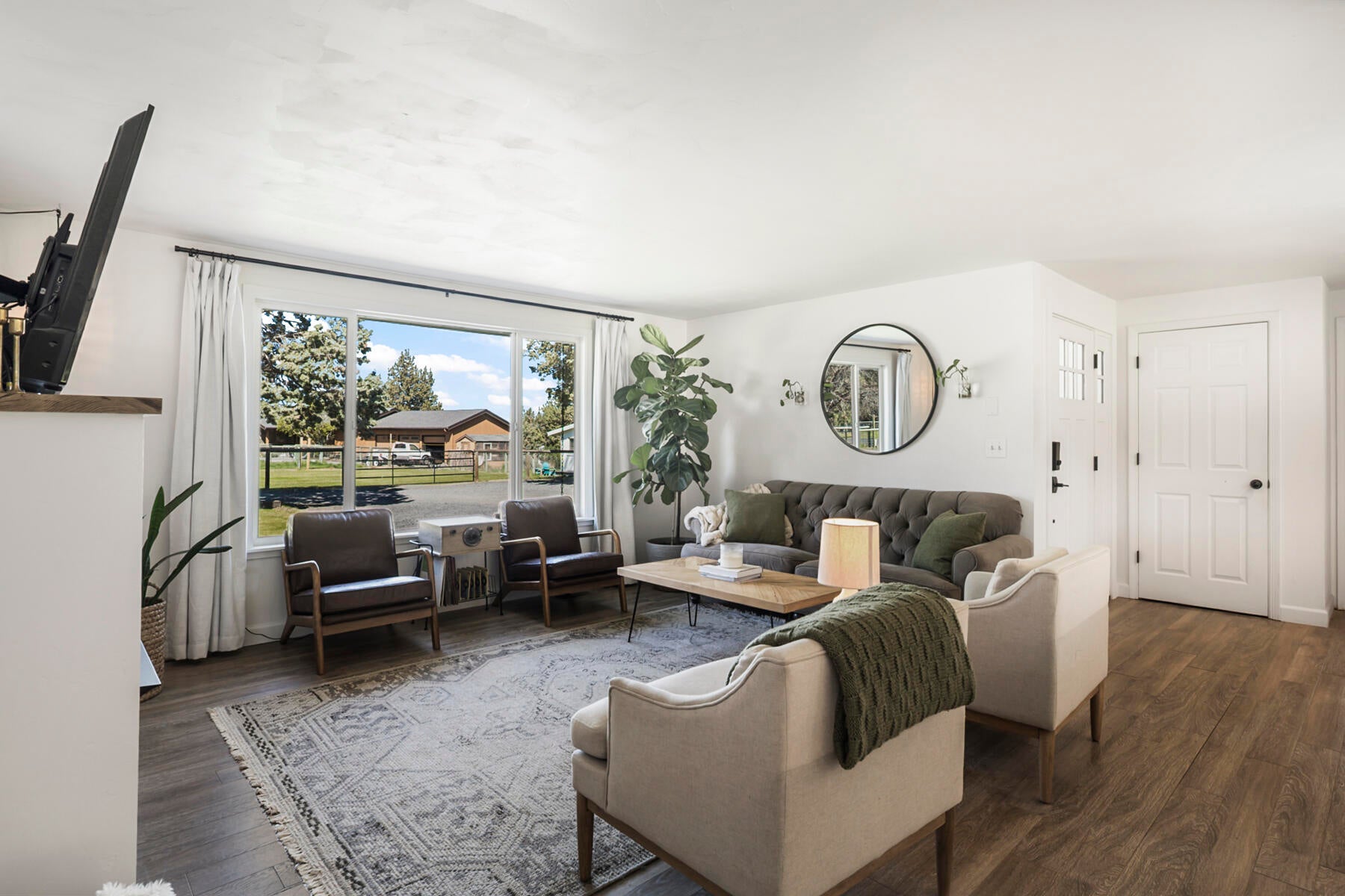 Bend, Oregon, 97703, United States, 4 Bedrooms Bedrooms, ,3 BathroomsBathrooms,Residential,Active,1790219