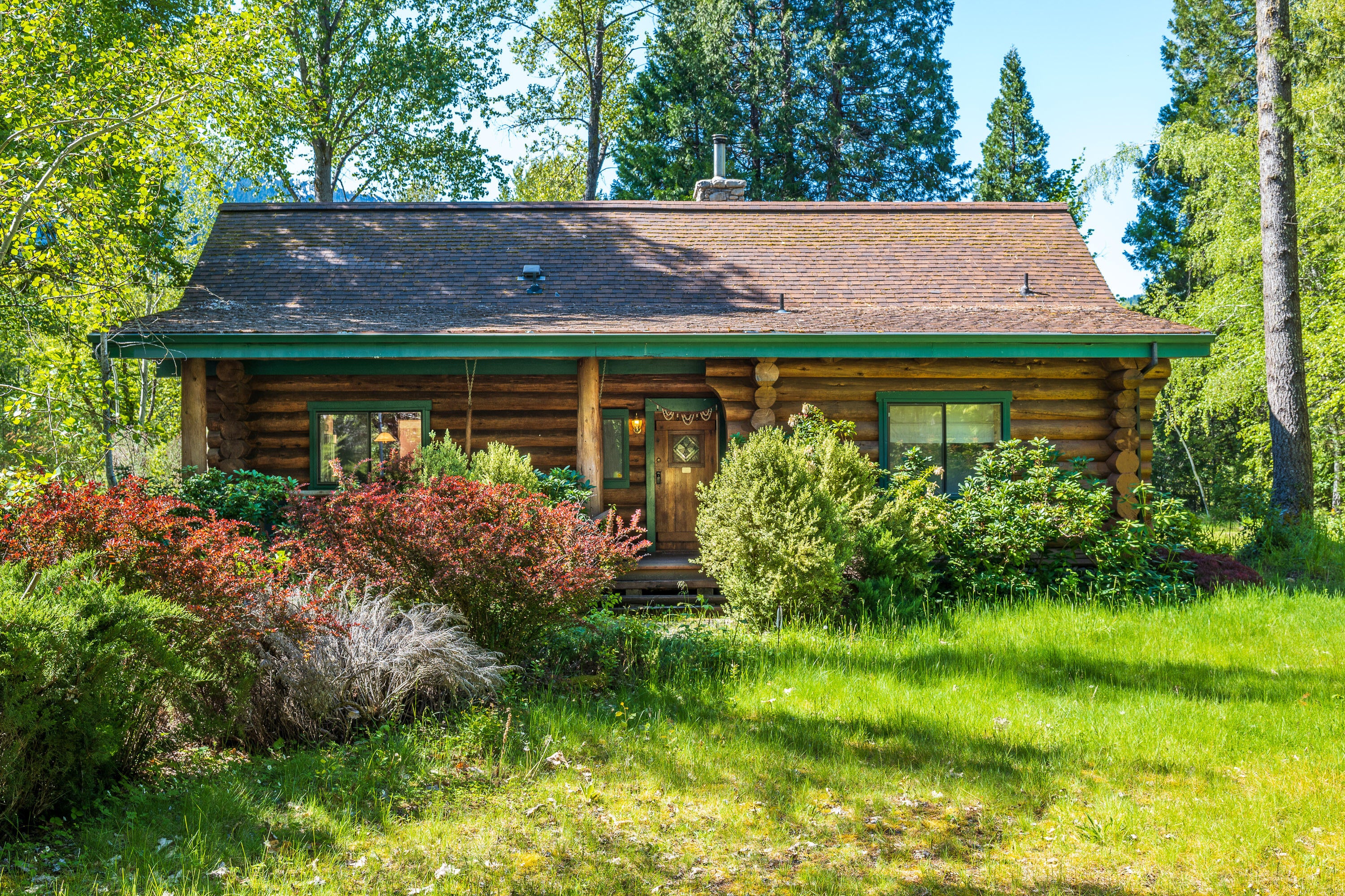 Selma, Oregon, 97538, United States, 5 Bedrooms Bedrooms, ,5 BathroomsBathrooms,Residential,Active,1902945