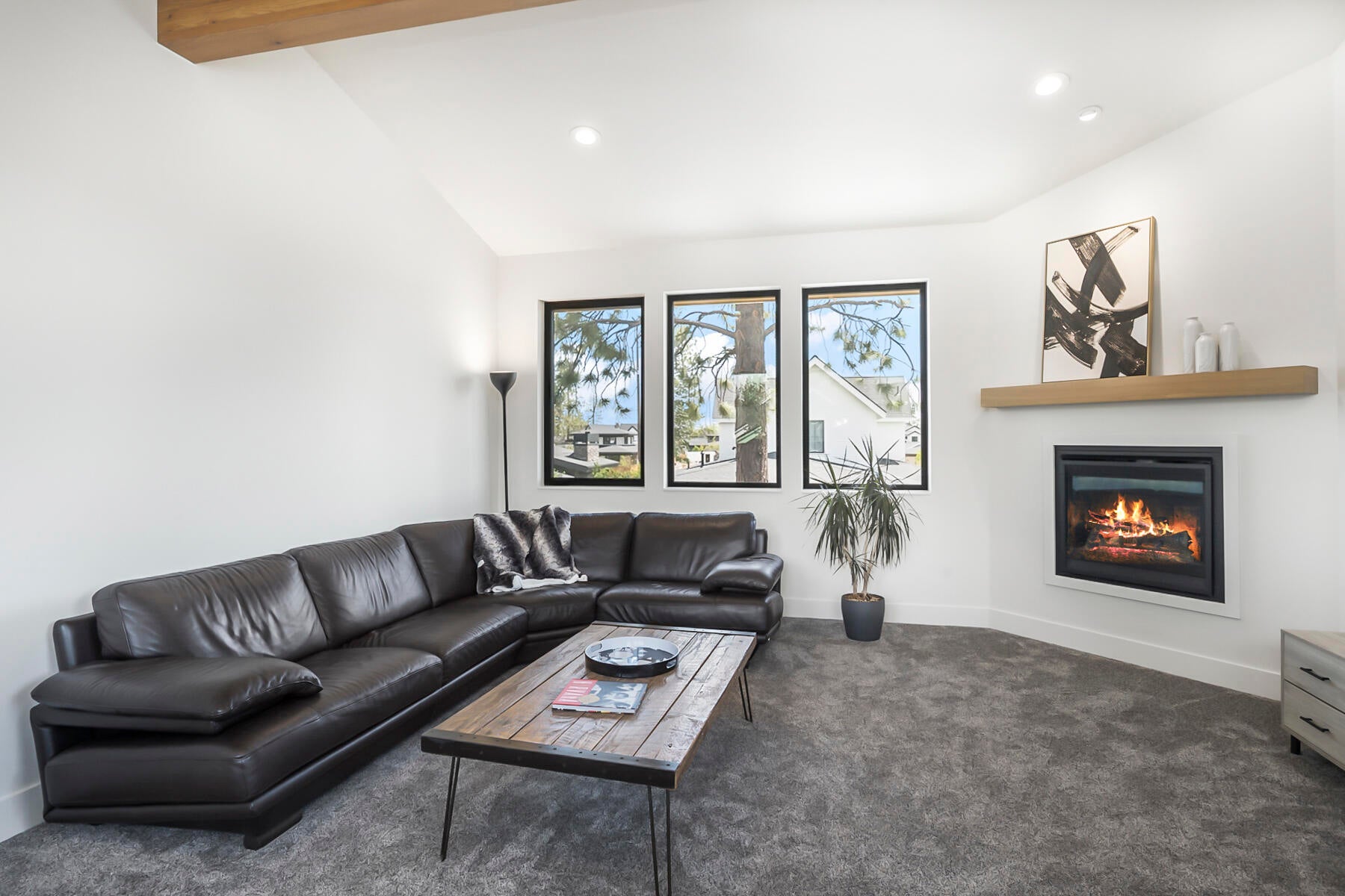 Bend, Oregon, 97703, United States, 3 Bedrooms Bedrooms, ,3 BathroomsBathrooms,Residential,Active,2008310