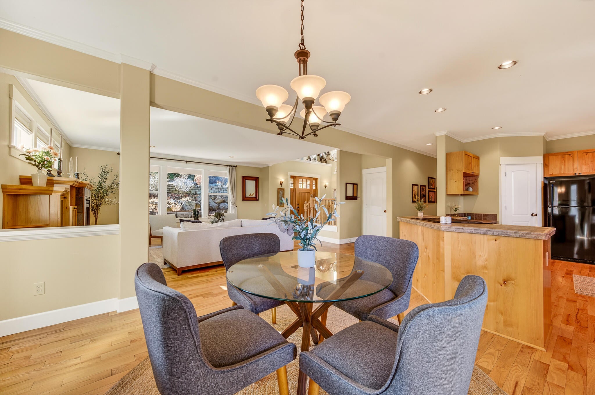 Bend, Oregon, 97703, United States, 3 Bedrooms Bedrooms, ,3 BathroomsBathrooms,Residential,Active,2017476