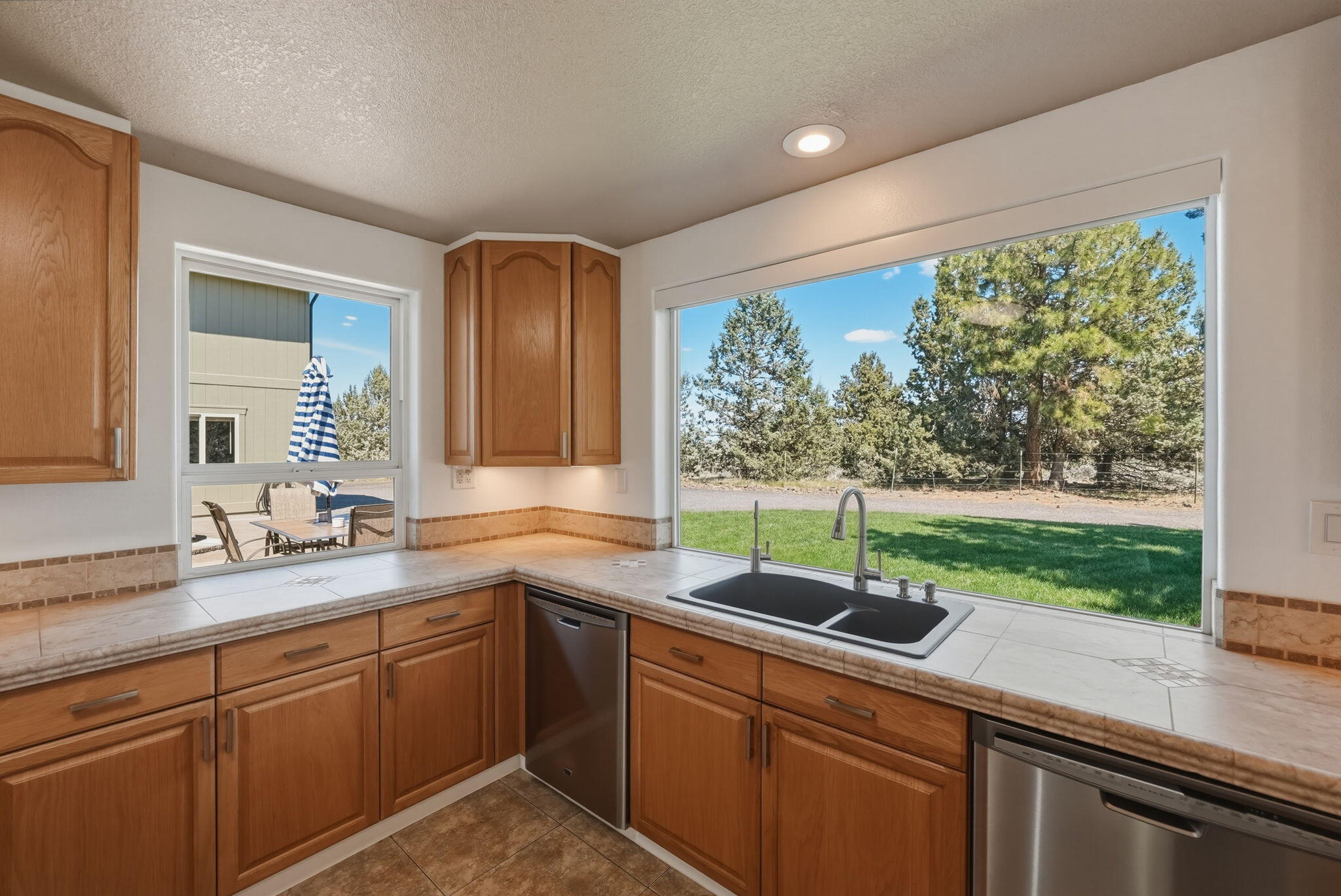 Bend, Oregon, 97702, United States, 3 Bedrooms Bedrooms, ,5 BathroomsBathrooms,Residential,Active,2045021